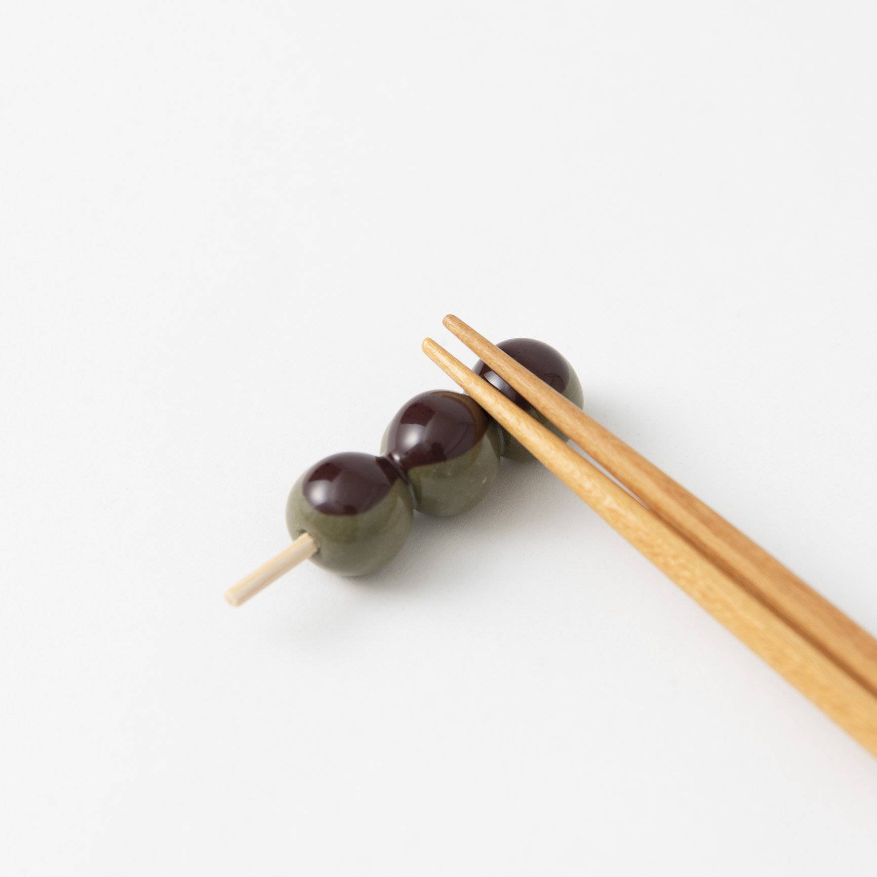 Ihoshiro Kiln Wagashi Series Mino Ware Chopstick Rest - MUSUBI KILN - Quality Japanese Tableware and Gift