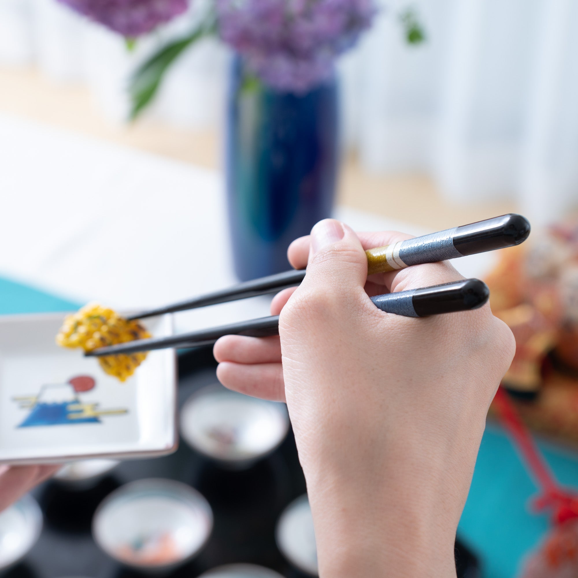 Issou Arima Wakasa Lacquer Chopsticks 21 cm/8.3 in or 23 cm/9 in - MUSUBI KILN - Quality Japanese Tableware and Gift