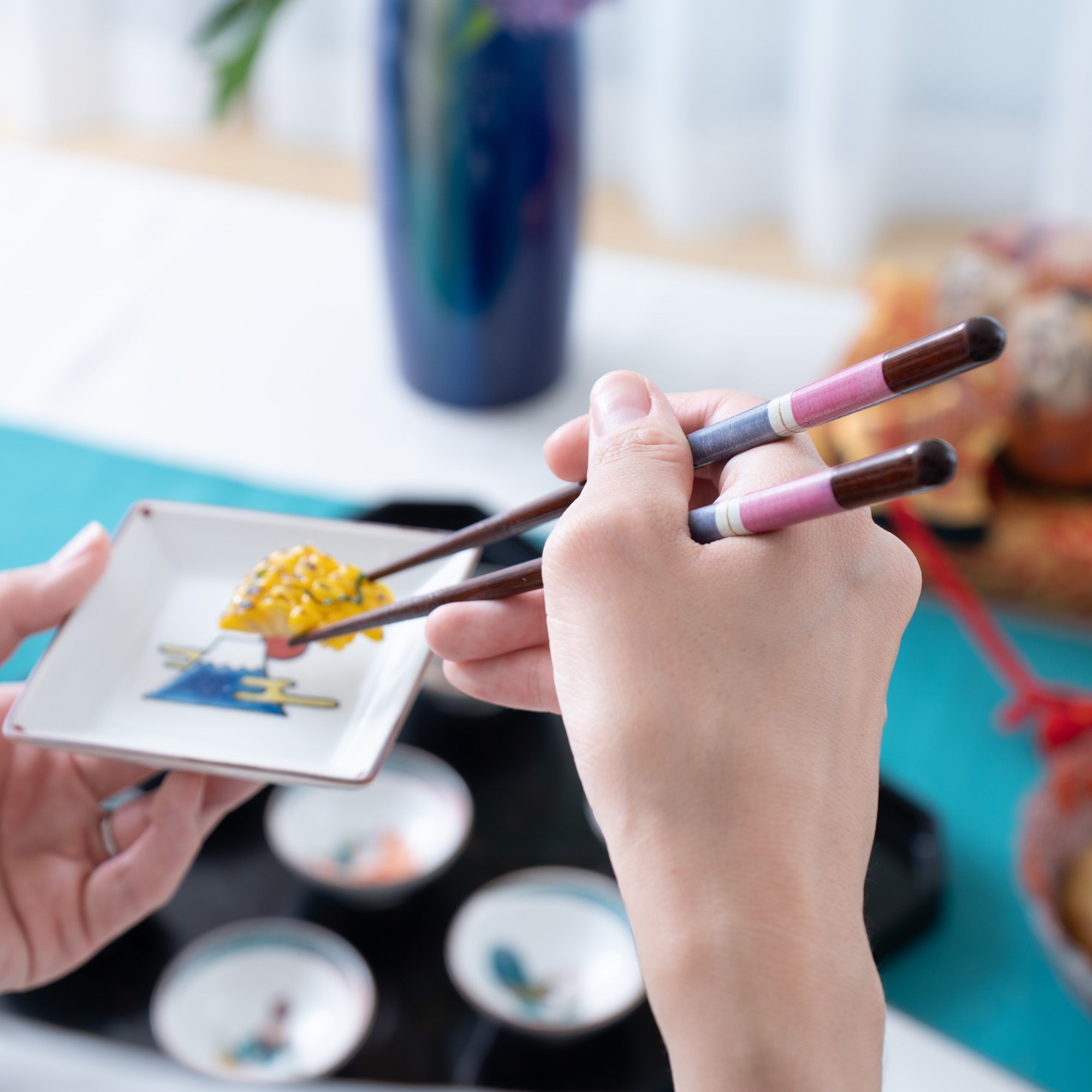 Issou Arima Wakasa Lacquer Chopsticks 21 cm/8.3 in or 23 cm/9 in - MUSUBI KILN - Quality Japanese Tableware and Gift