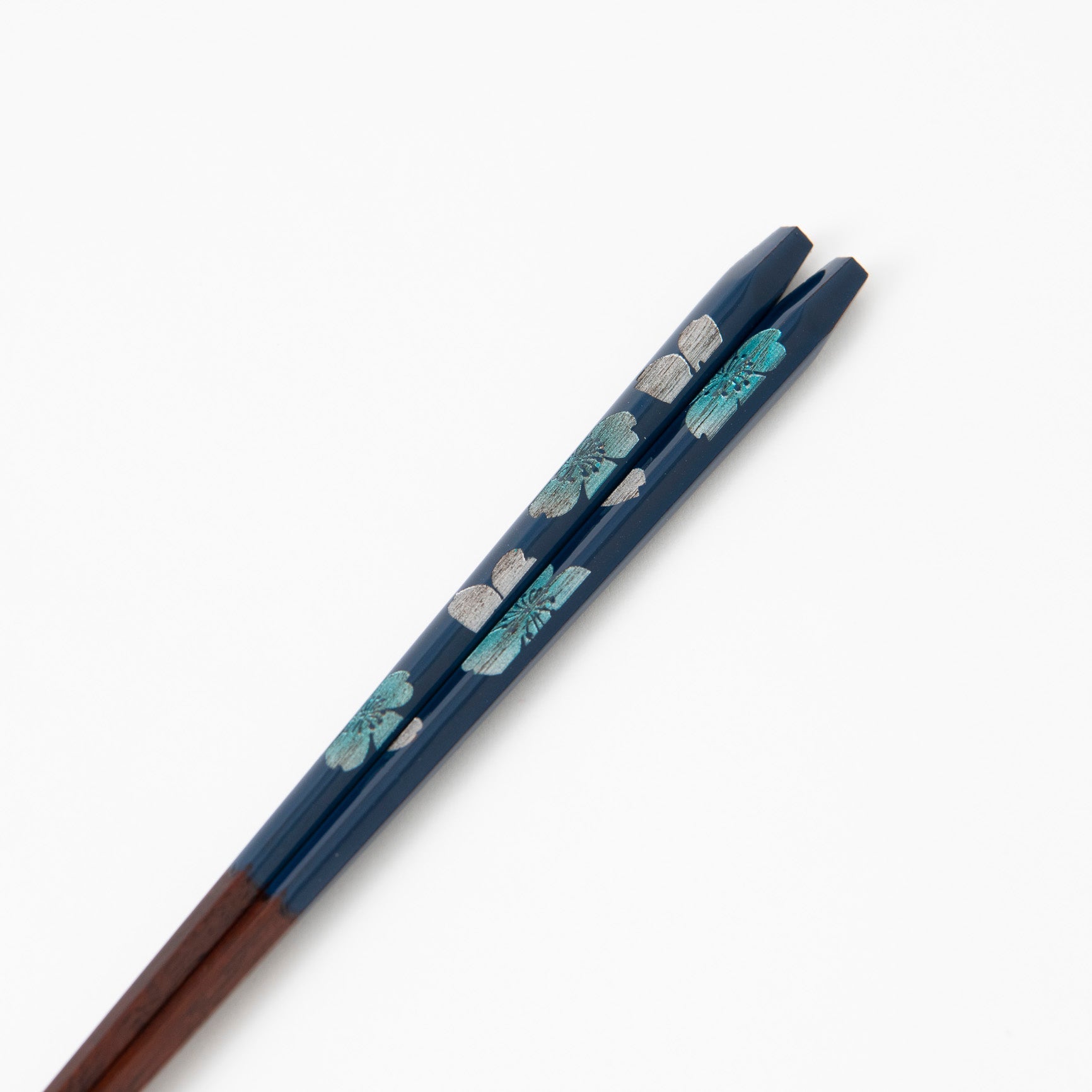Issou Sakura Colors Wakasa Lacquer Chopsticks 21 cm/8.2 in or 23 cm/9 in - MUSUBI KILN - Quality Japanese Tableware and Gift