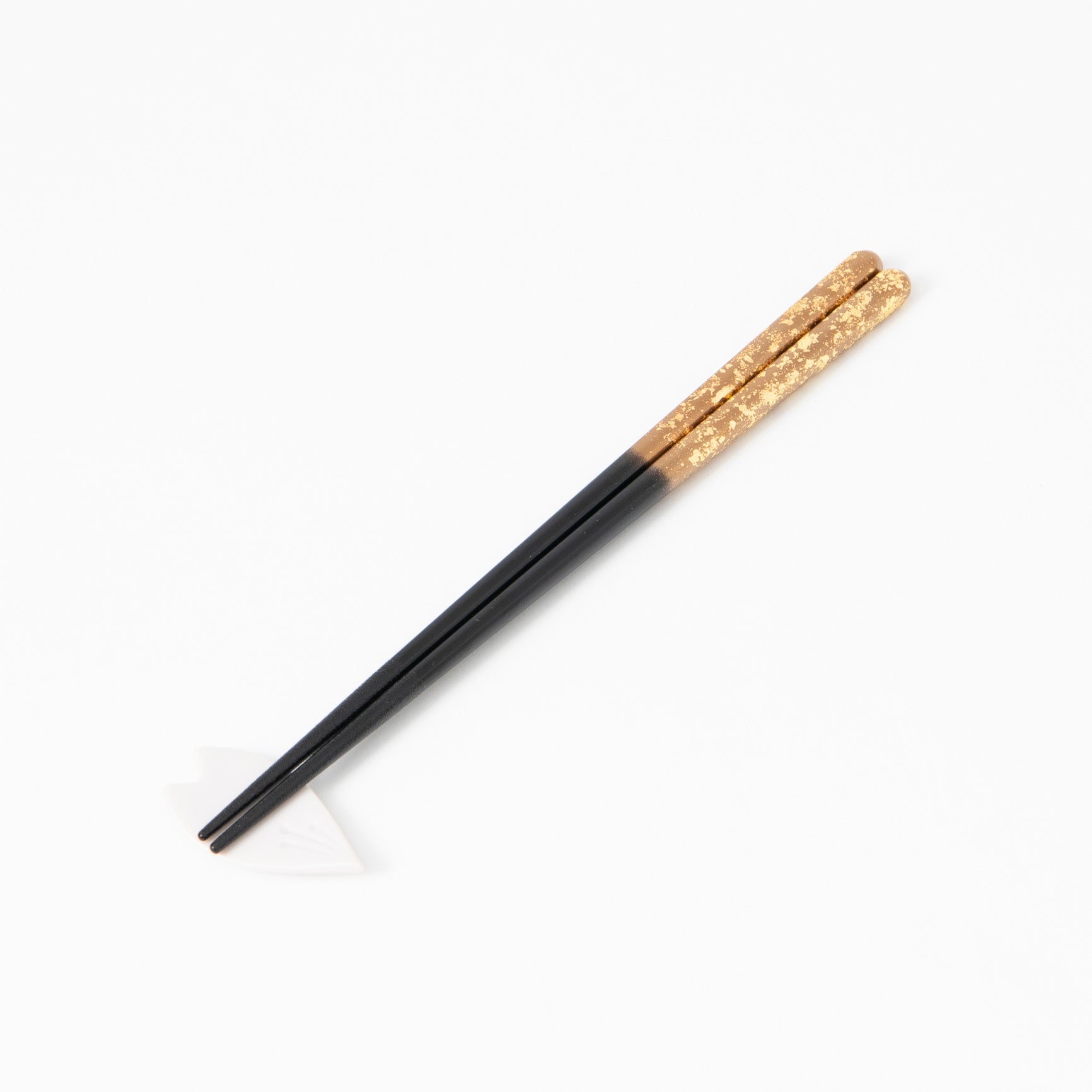 Issou Zuiun Maki - e Wakasa Lacquer Chopsticks 20.5 cm/8.1 in or 23 cm/9 in - MUSUBI KILN - Quality Japanese Tableware and Gift