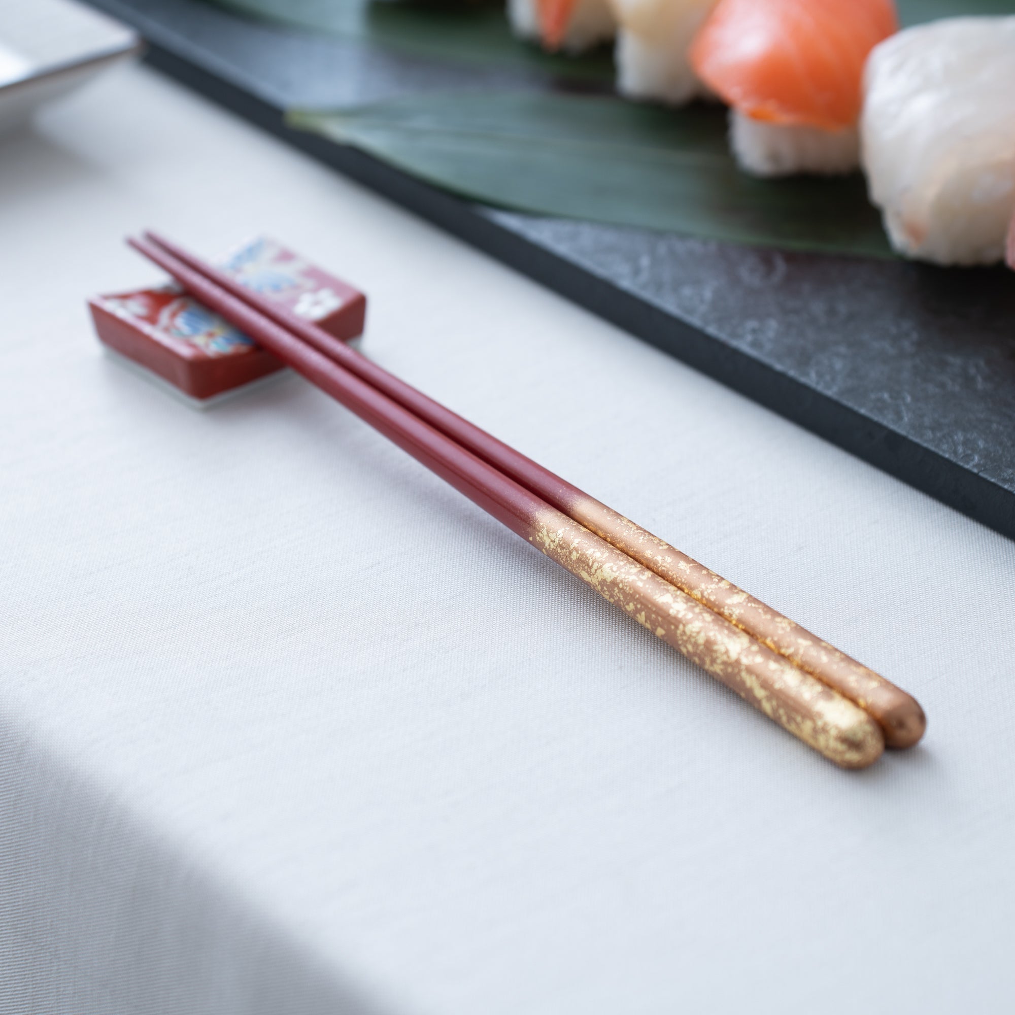 Issou Zuiun Maki - e Wakasa Lacquer Chopsticks 20.5 cm/8.1 in or 23 cm/9 in - MUSUBI KILN - Quality Japanese Tableware and Gift