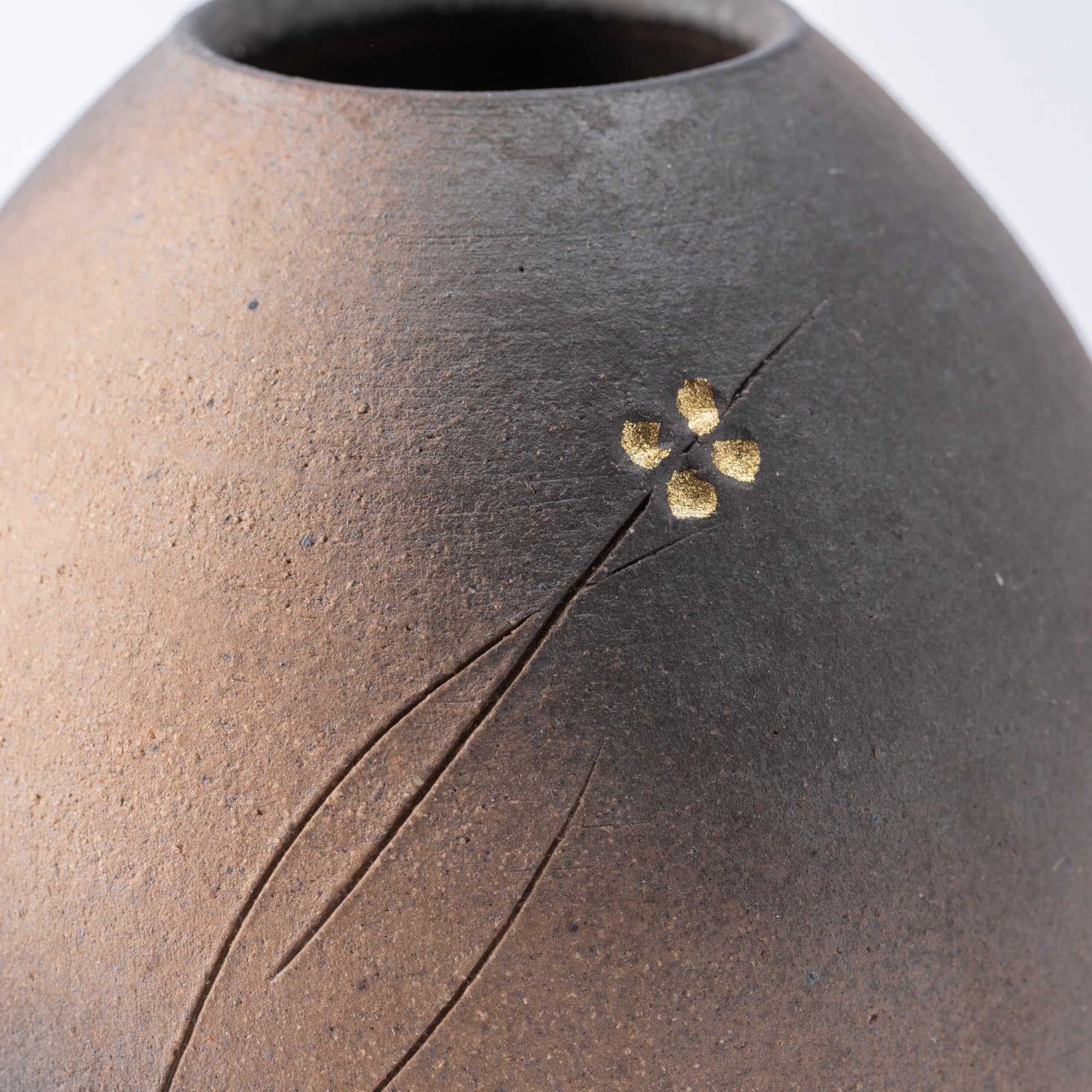 Jujube Flower Pattern Shigaraki Ware Flower Vase - MUSUBI KILN - Quality Japanese Tableware and Gift
