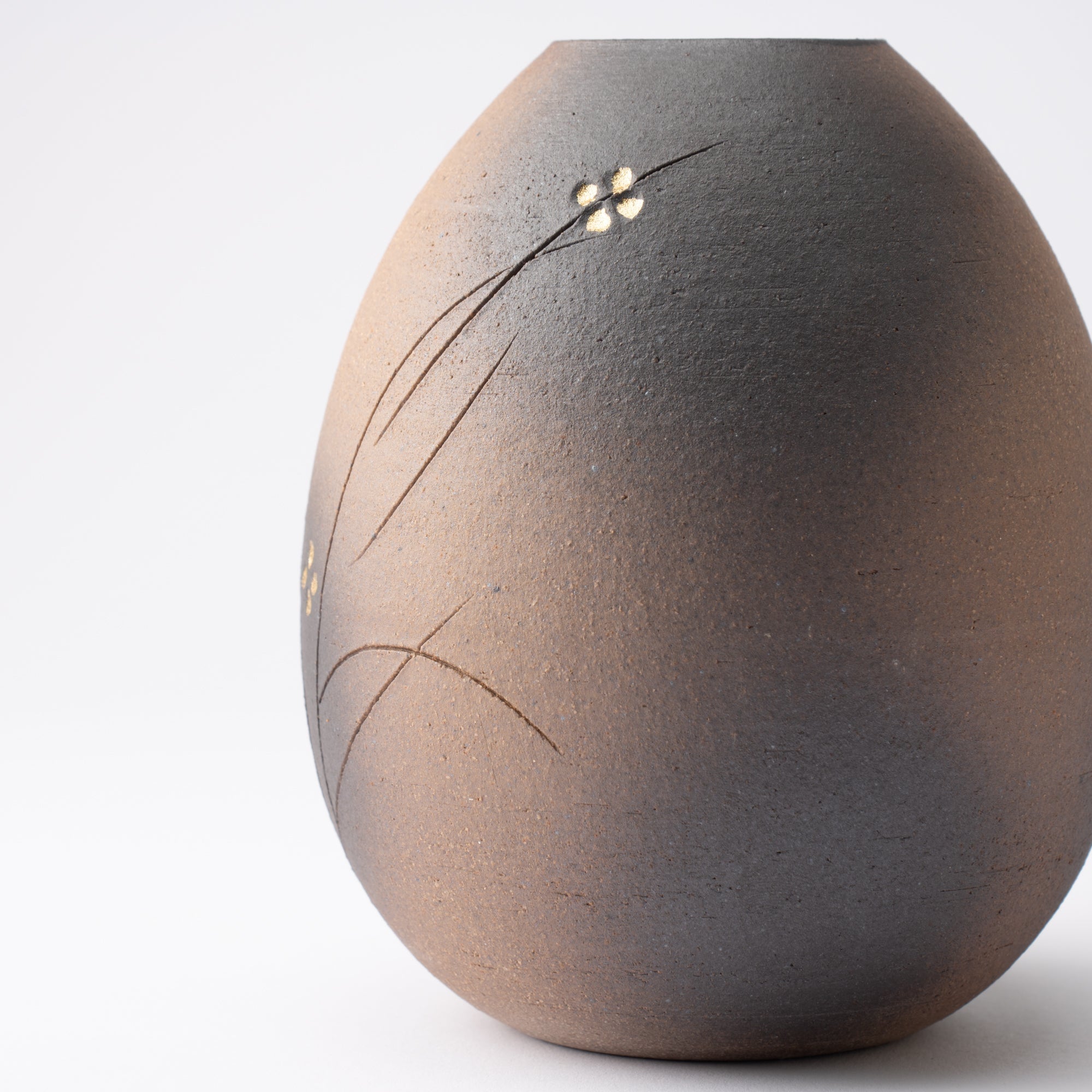 Jujube Flower Pattern Shigaraki Ware Flower Vase - MUSUBI KILN - Quality Japanese Tableware and Gift