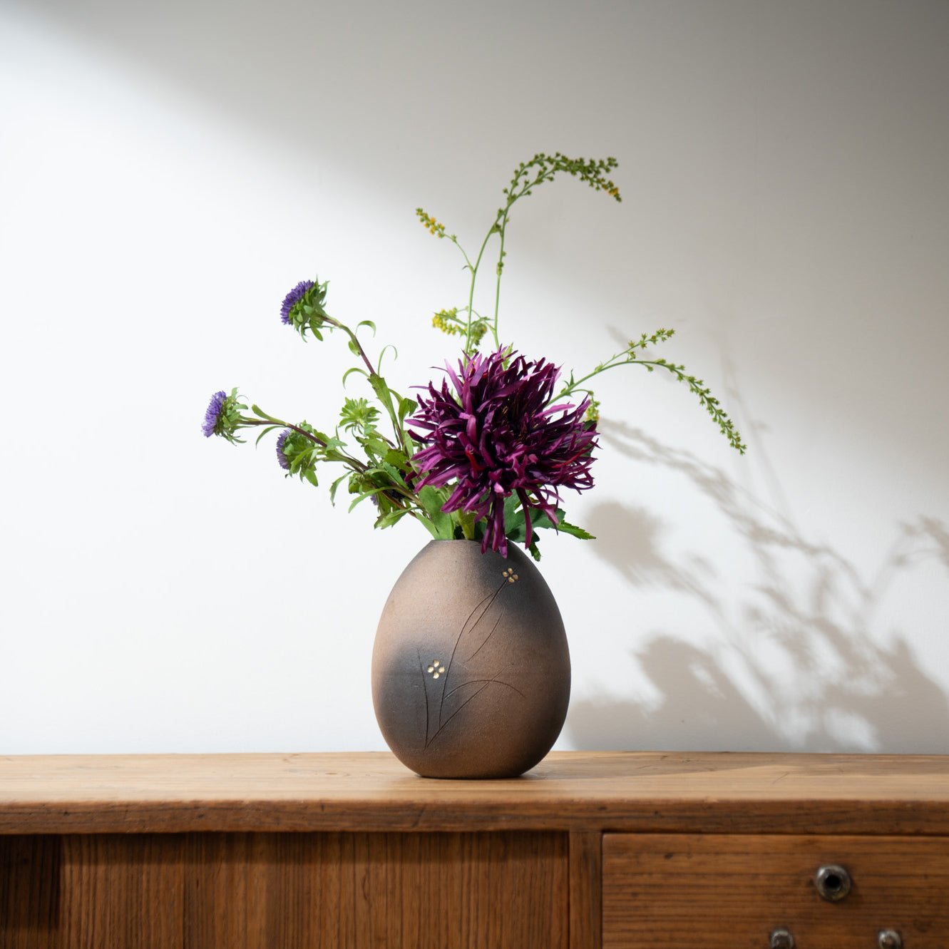 Jujube Flower Pattern Shigaraki Ware Flower Vase - MUSUBI KILN - Quality Japanese Tableware and Gift