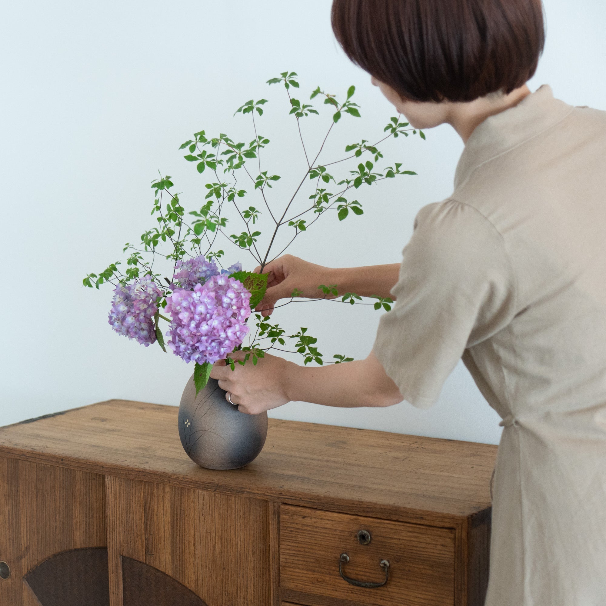 Jujube Flower Pattern Shigaraki Ware Flower Vase - MUSUBI KILN - Quality Japanese Tableware and Gift