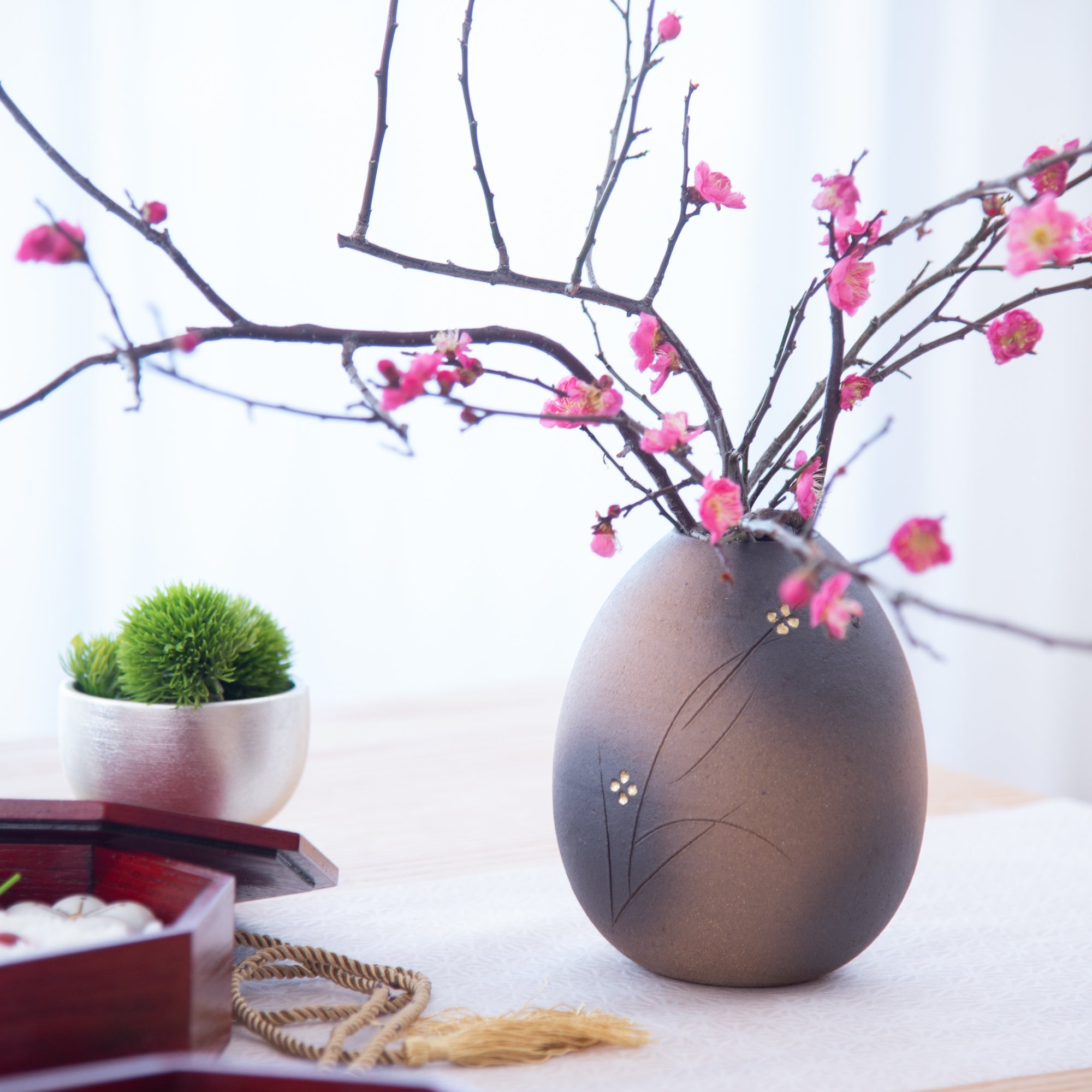 Jujube Flower Pattern Shigaraki Ware Flower Vase - MUSUBI KILN - Quality Japanese Tableware and Gift