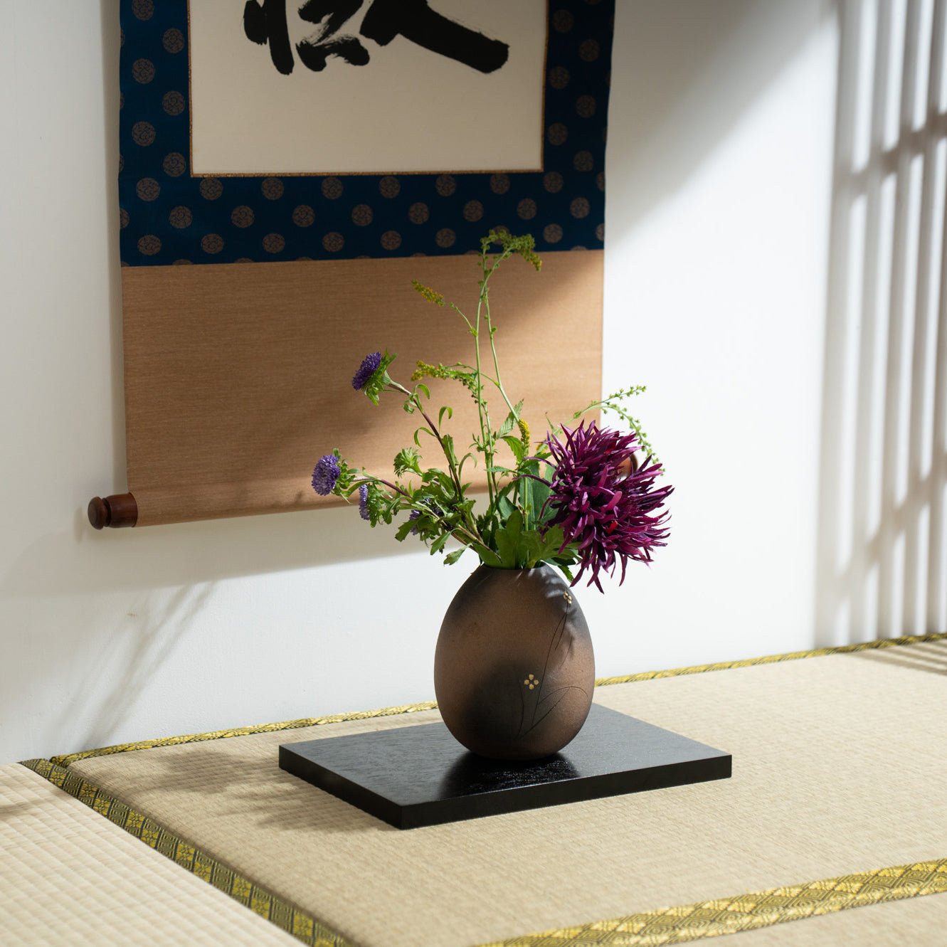 Jujube Flower Pattern Shigaraki Ware Flower Vase - MUSUBI KILN - Quality Japanese Tableware and Gift