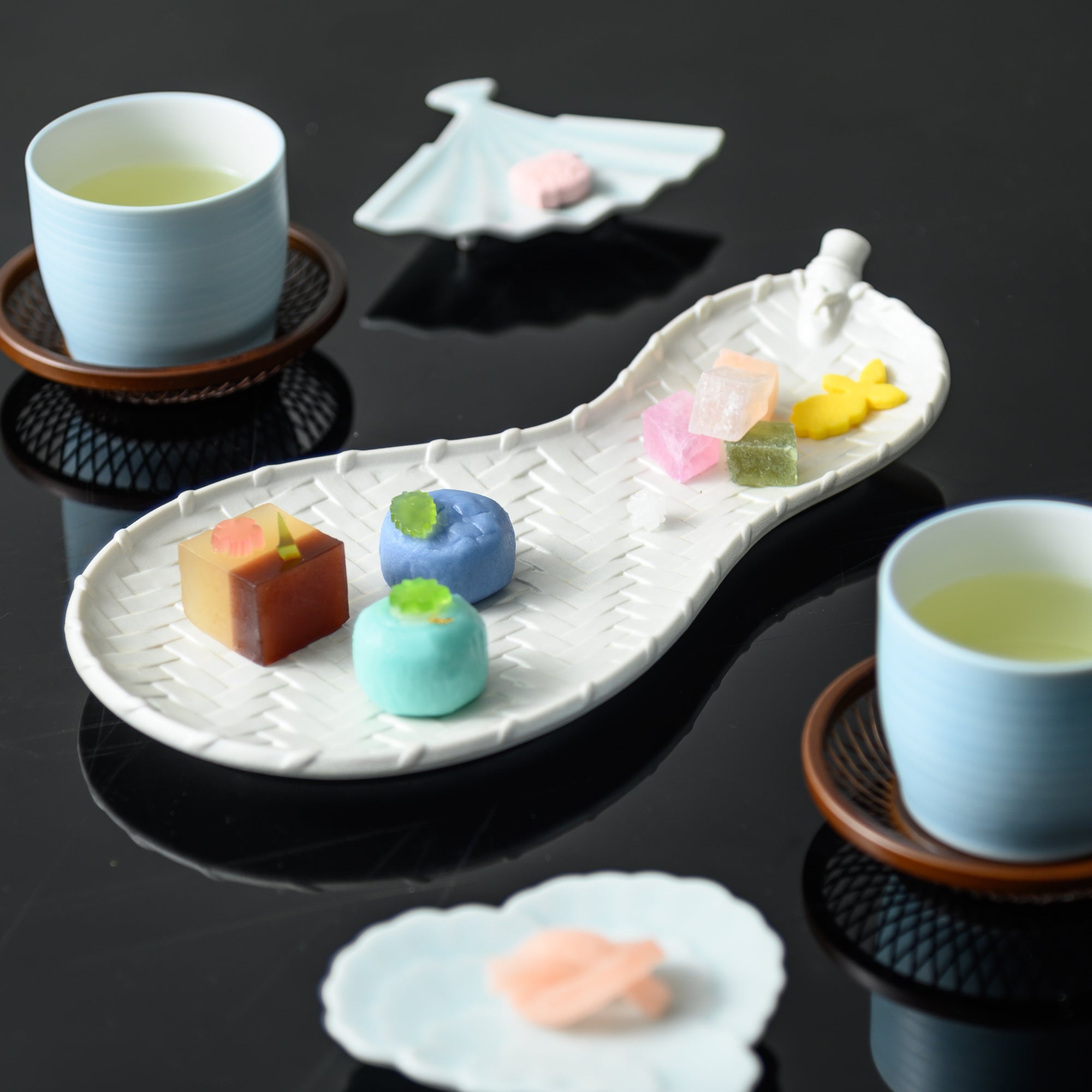 Kaizan Kiln Silver Gourd Arita Plate - MUSUBI KILN - Quality Japanese Tableware and Gift