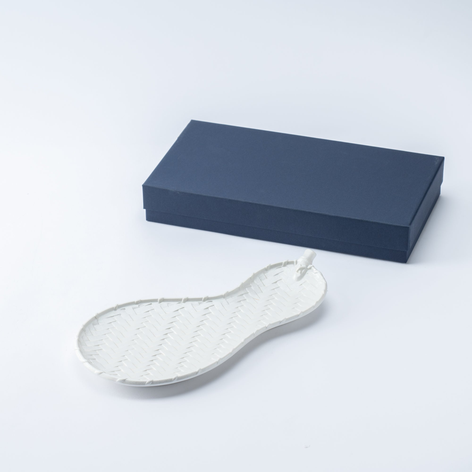 Kaizan Kiln Silver Gourd Arita Plate - MUSUBI KILN - Quality Japanese Tableware and Gift