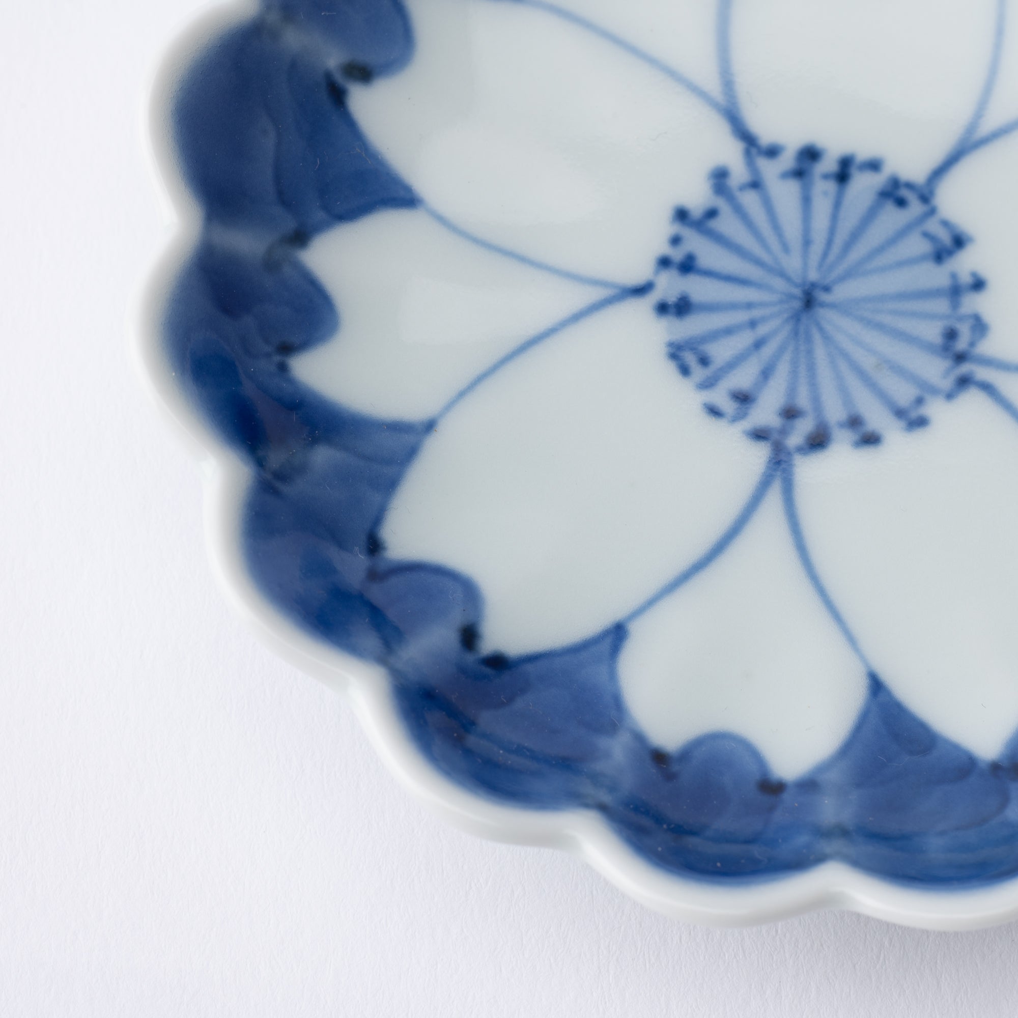 Keizan Kiln Sakura Arita Chrysanthemum - Shaped Sauce Plate - MUSUBI KILN - Quality Japanese Tableware and Gift