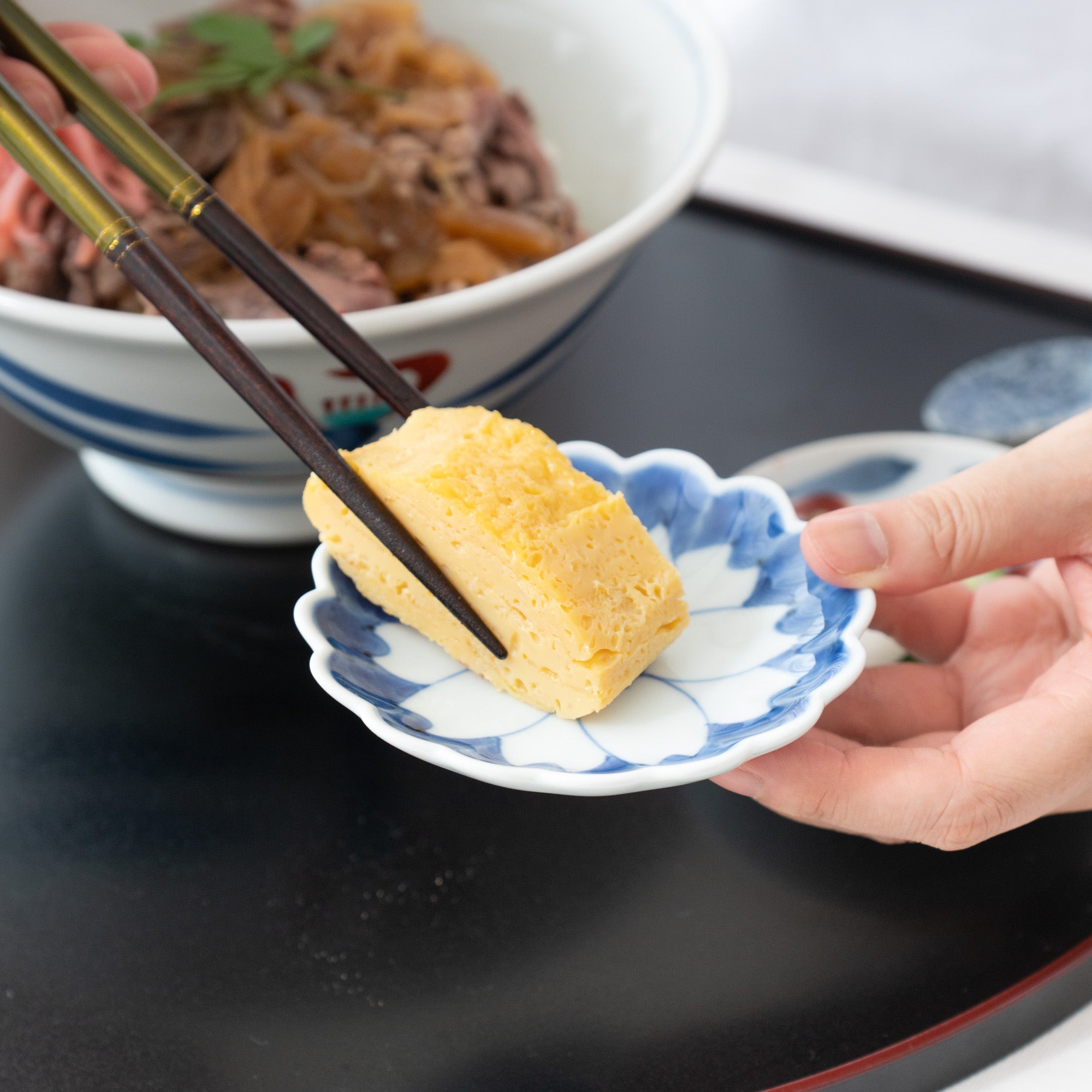 Keizan Kiln Sakura Arita Chrysanthemum - Shaped Sauce Plate - MUSUBI KILN - Quality Japanese Tableware and Gift