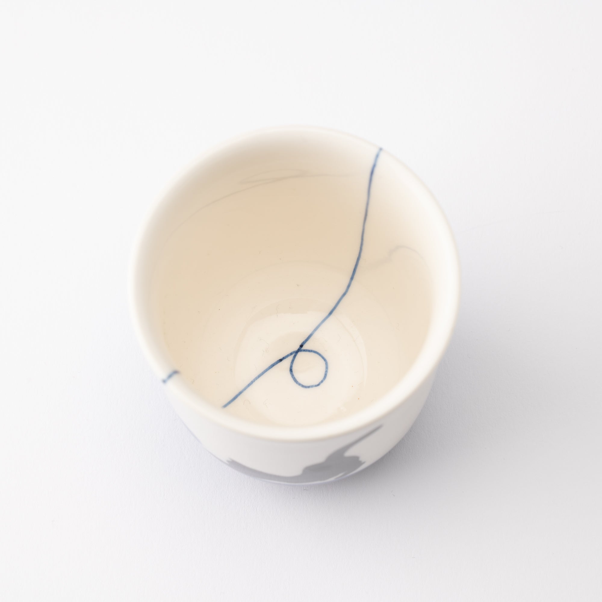 Kikusho Kiln Blue Yarn Cat Hasami Yunomi Japanese Teacup - MUSUBI KILN - Quality Japanese Tableware and Gift