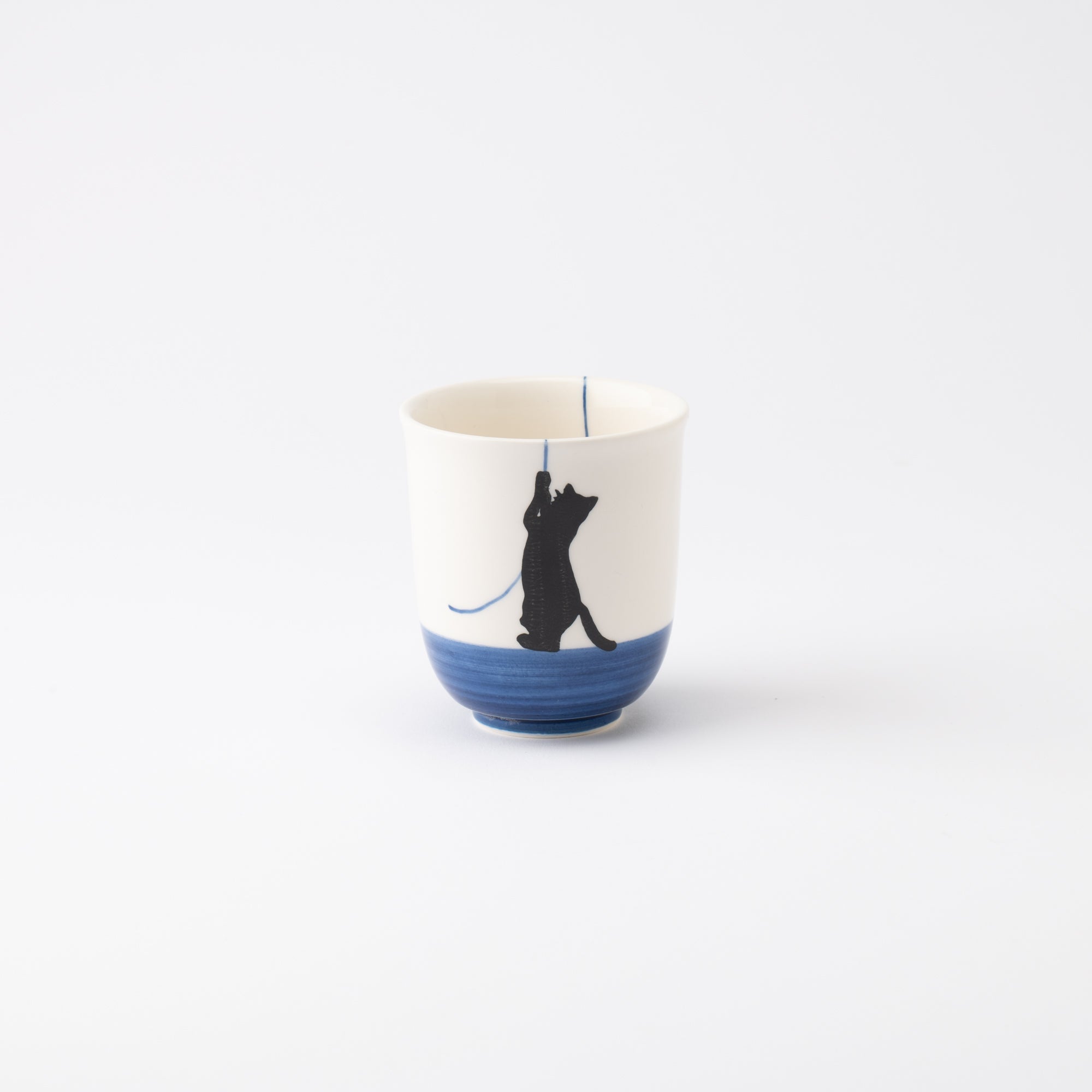 Kikusho Kiln Blue Yarn Cat Hasami Yunomi Japanese Teacup - MUSUBI KILN - Quality Japanese Tableware and Gift