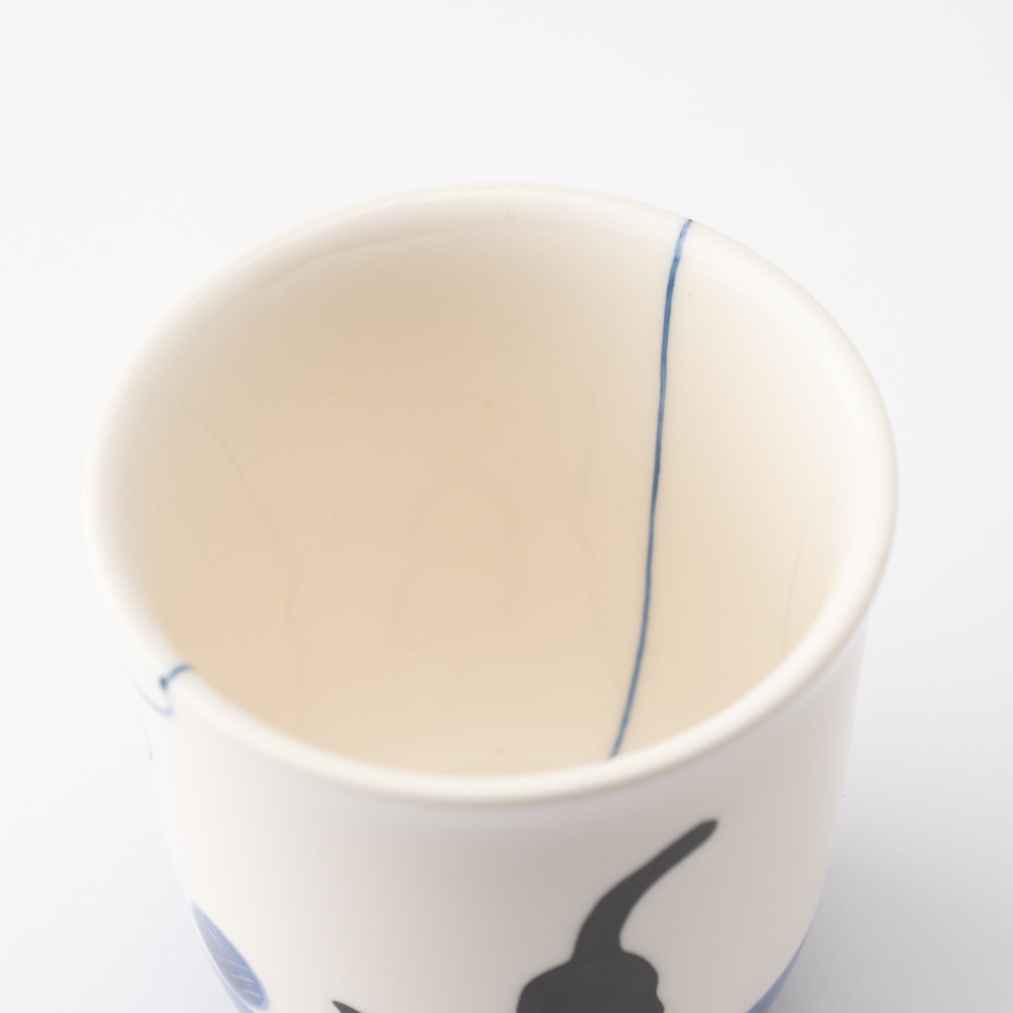 Kikusho Kiln Blue Yarn Cat Hasami Yunomi Japanese Teacup - MUSUBI KILN - Quality Japanese Tableware and Gift