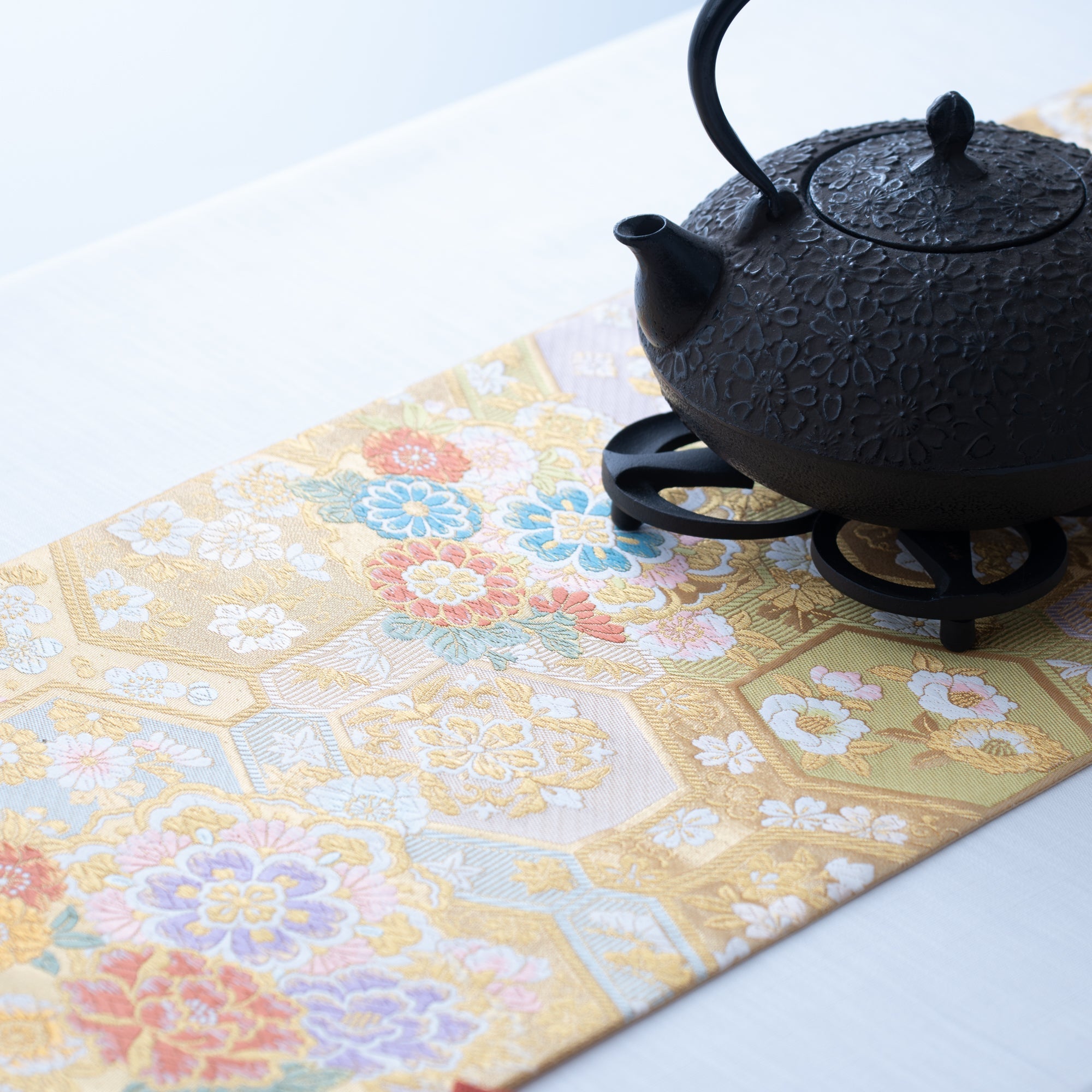 Kikyoya Kikko Nishijin Ori Long Table Runner - MUSUBI KILN - Quality Japanese Tableware and Gift