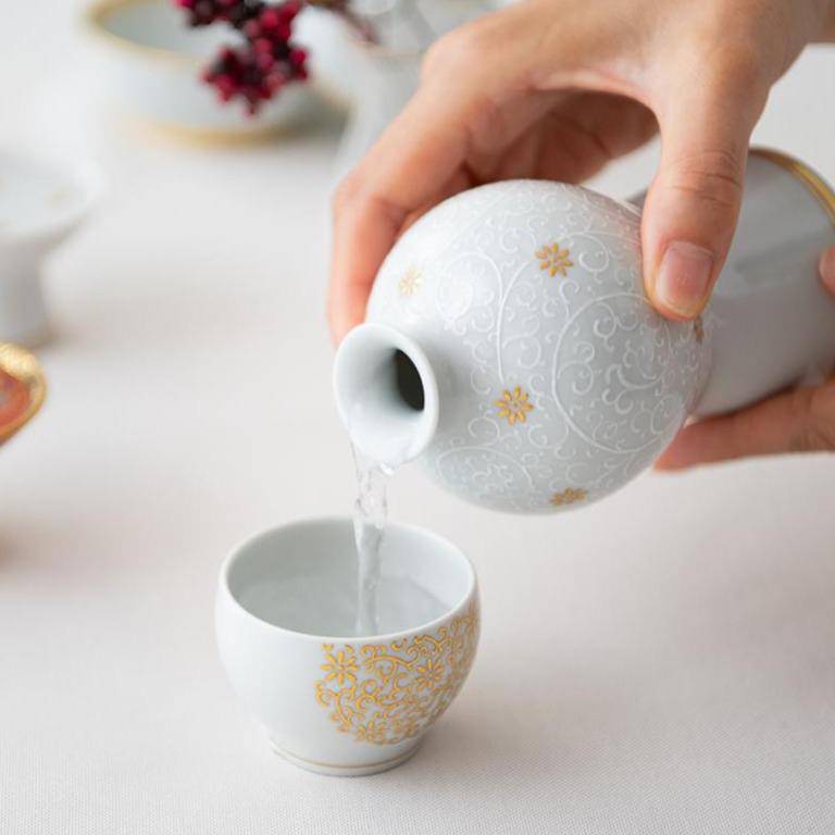 Kinzan Kiln Shugu Gold Flowers and Arabesque Gourd Sake Carafe - MUSUBI KILN - Quality Japanese Tableware and Gift
