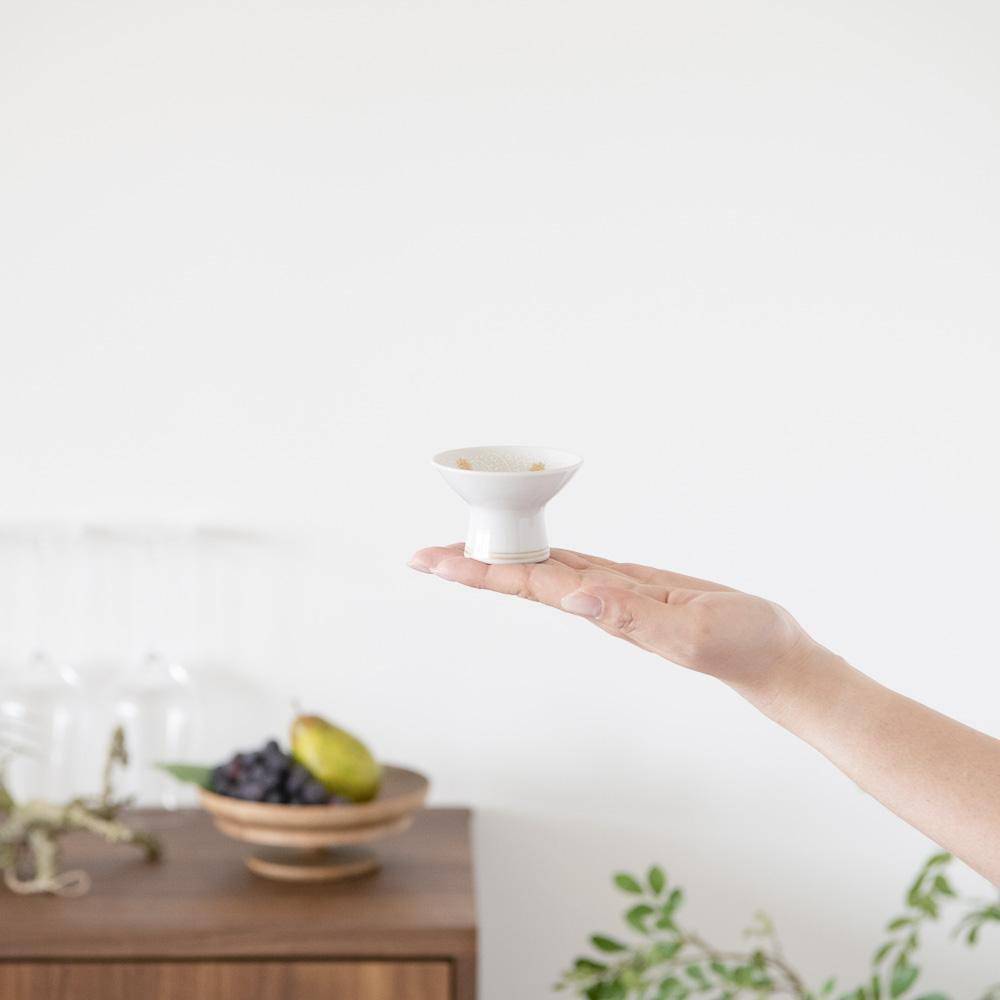 Kinzan Kiln Shugu White Arabesque Sakazuki High Stand Flat Sake Cup - MUSUBI KILN - Quality Japanese Tableware and Gift