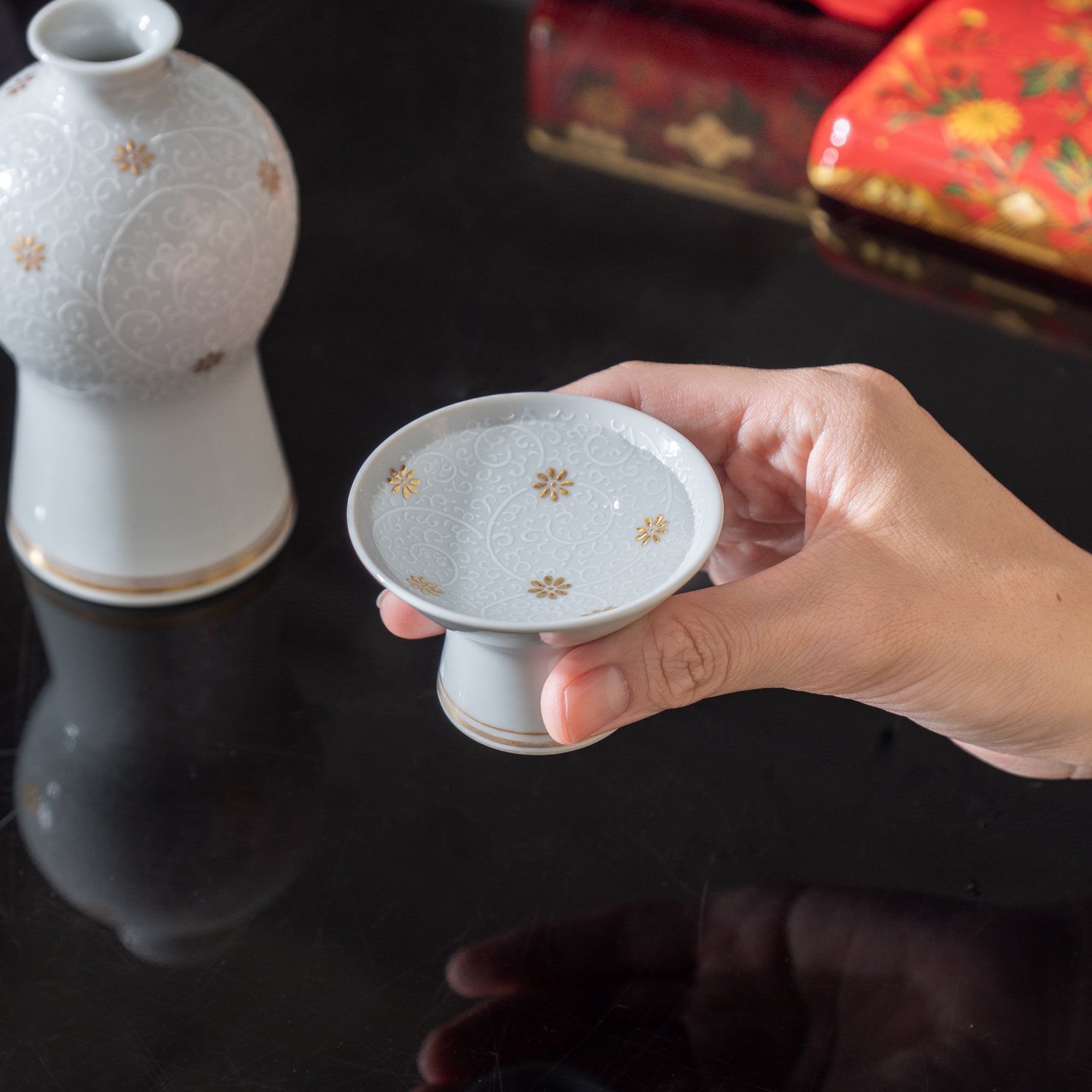 Kinzan Kiln Shugu White Arabesque Sakazuki High Stand Flat Sake Cup - MUSUBI KILN - Quality Japanese Tableware and Gift