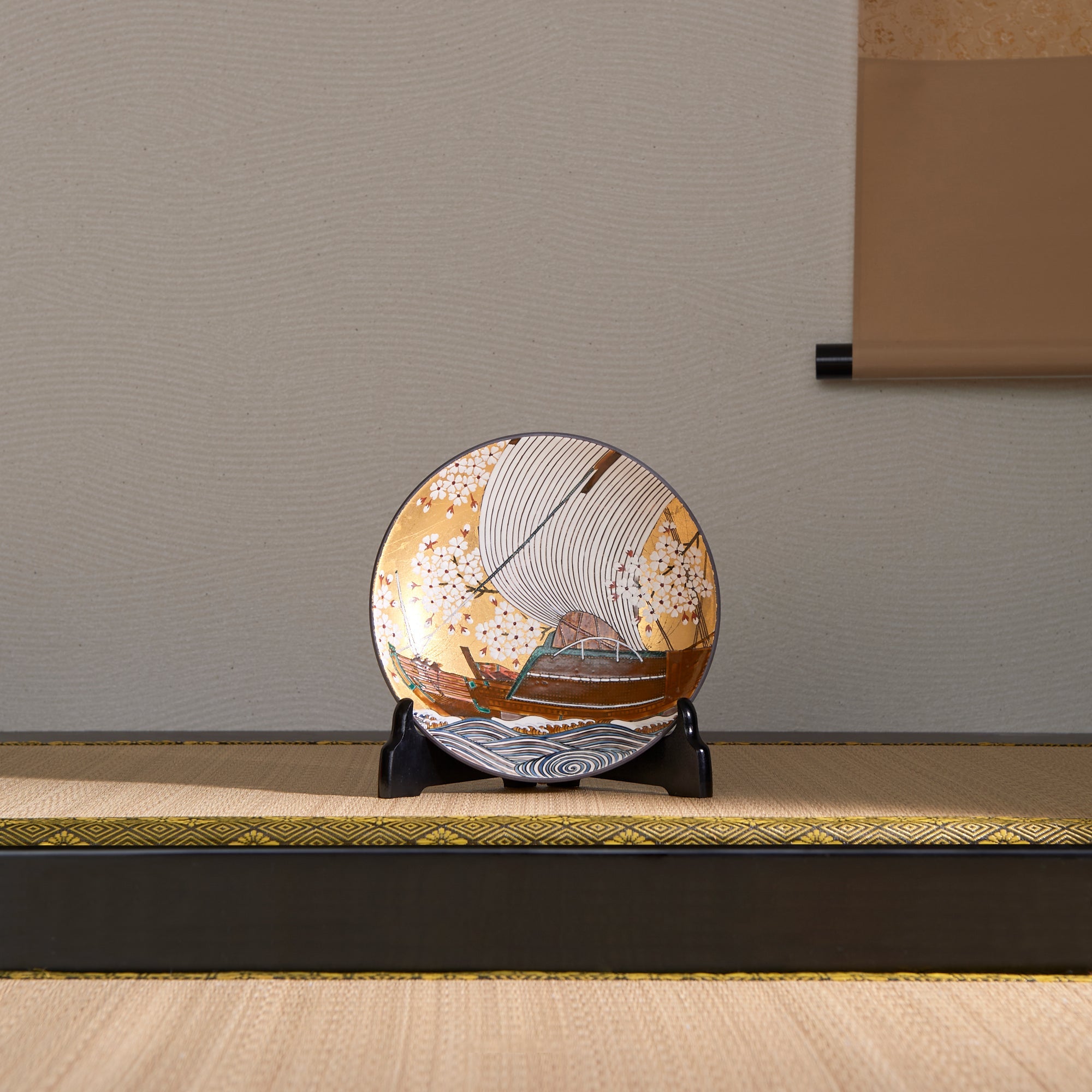 Kitamura Takashi Gold Kitamaebune Ornamental Plate 7.4 in - MUSUBI KILN - Quality Japanese Tableware and Gift