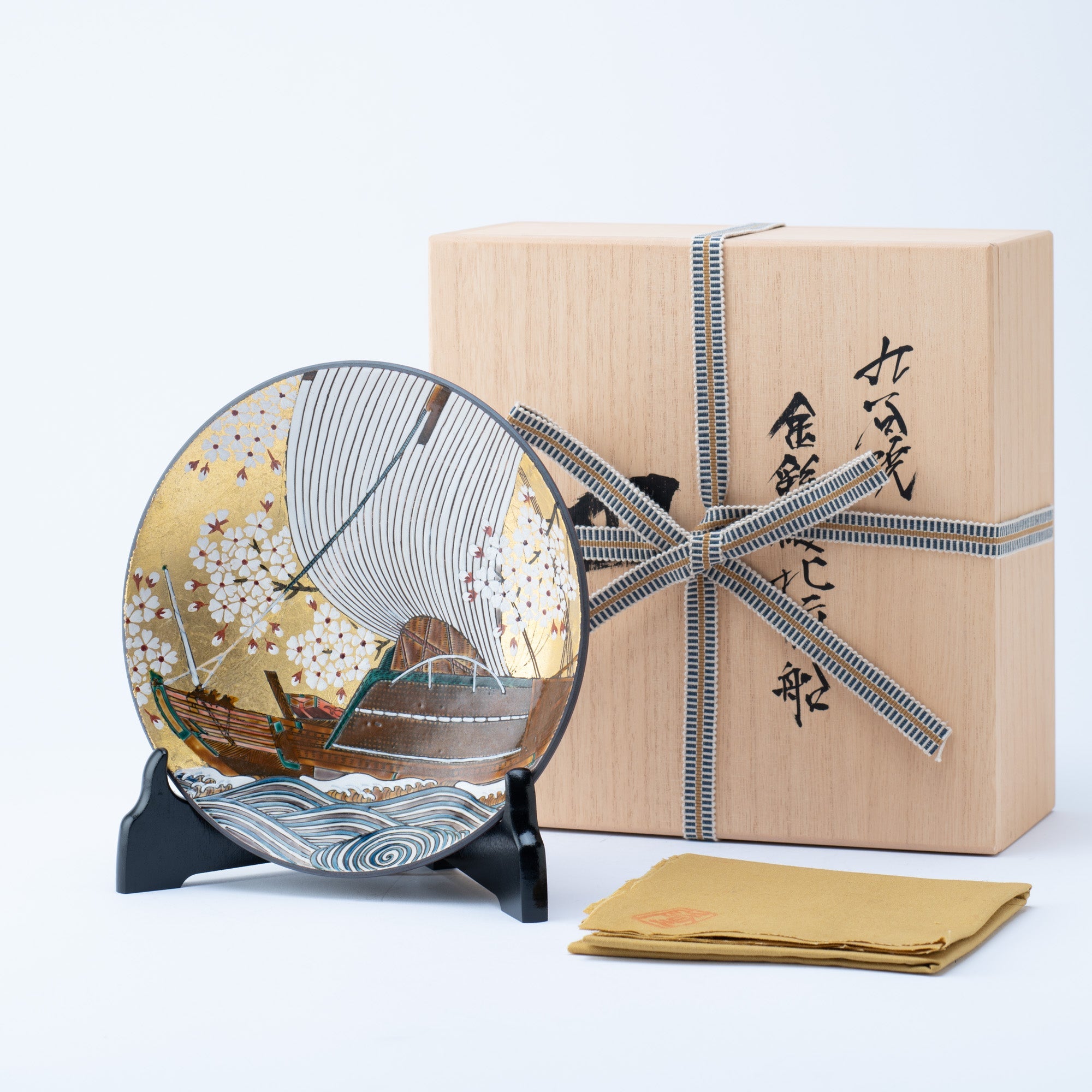 Kitamura Takashi Gold Kitamaebune Ornamental Plate 7.4 in - MUSUBI KILN - Quality Japanese Tableware and Gift