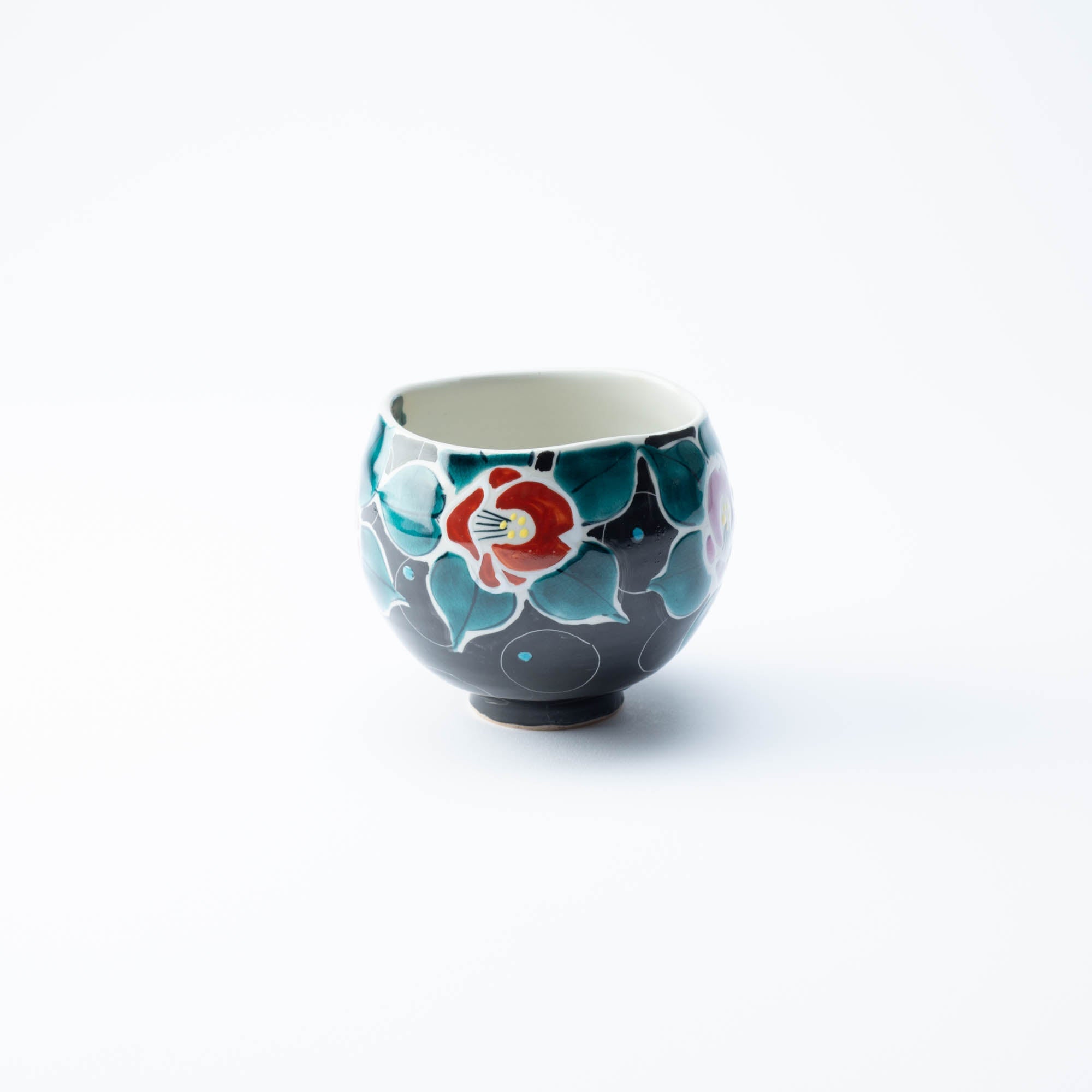 Kokuzou Kiln Painted Camellia Kutani Yunomi Japanese Teacup - MUSUBI KILN - Quality Japanese Tableware and Gift