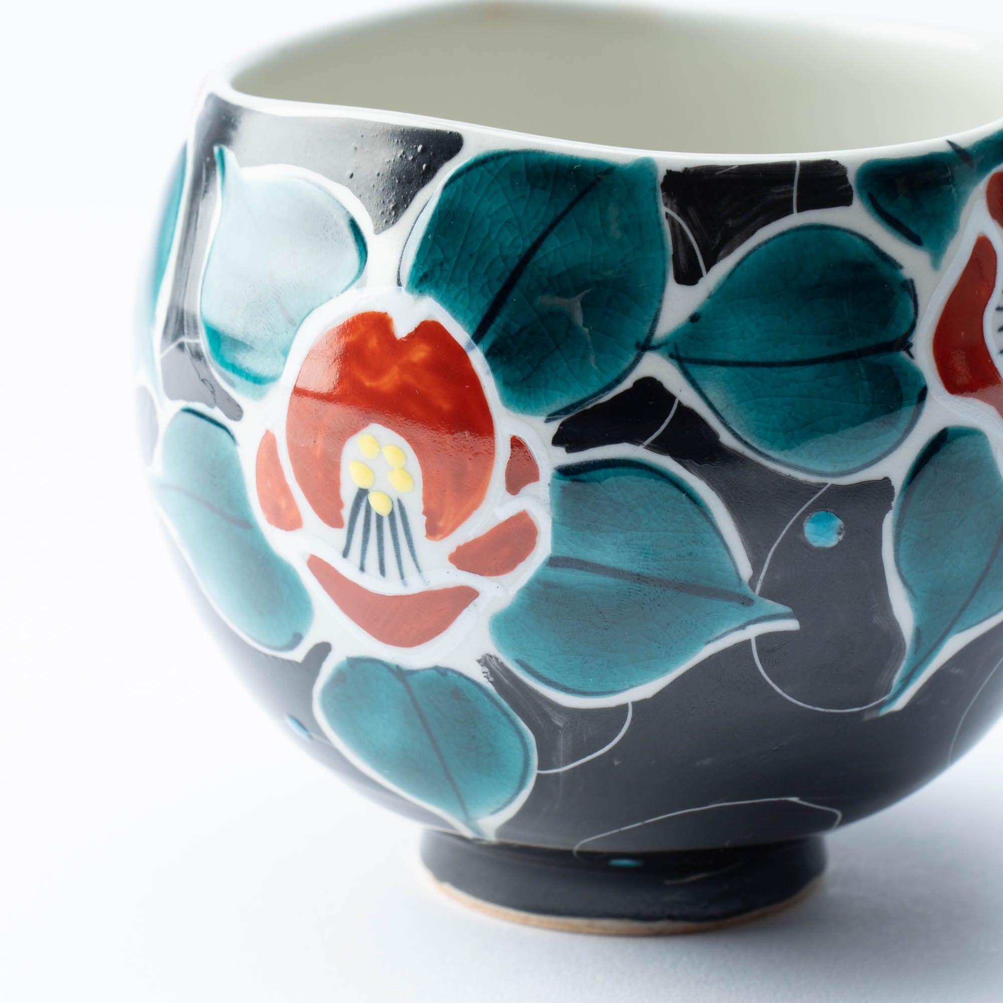 Kokuzou Kiln Painted Camellia Kutani Yunomi Japanese Teacup - MUSUBI KILN - Quality Japanese Tableware and Gift