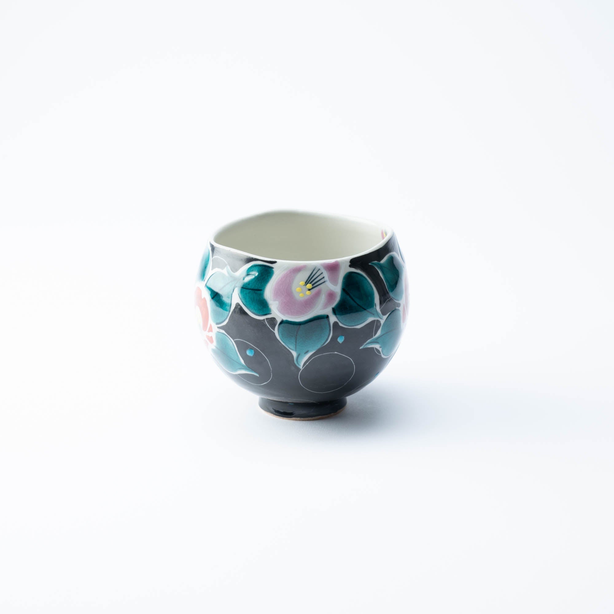 Kokuzou Kiln Painted Camellia Kutani Yunomi Japanese Teacup - MUSUBI KILN - Quality Japanese Tableware and Gift