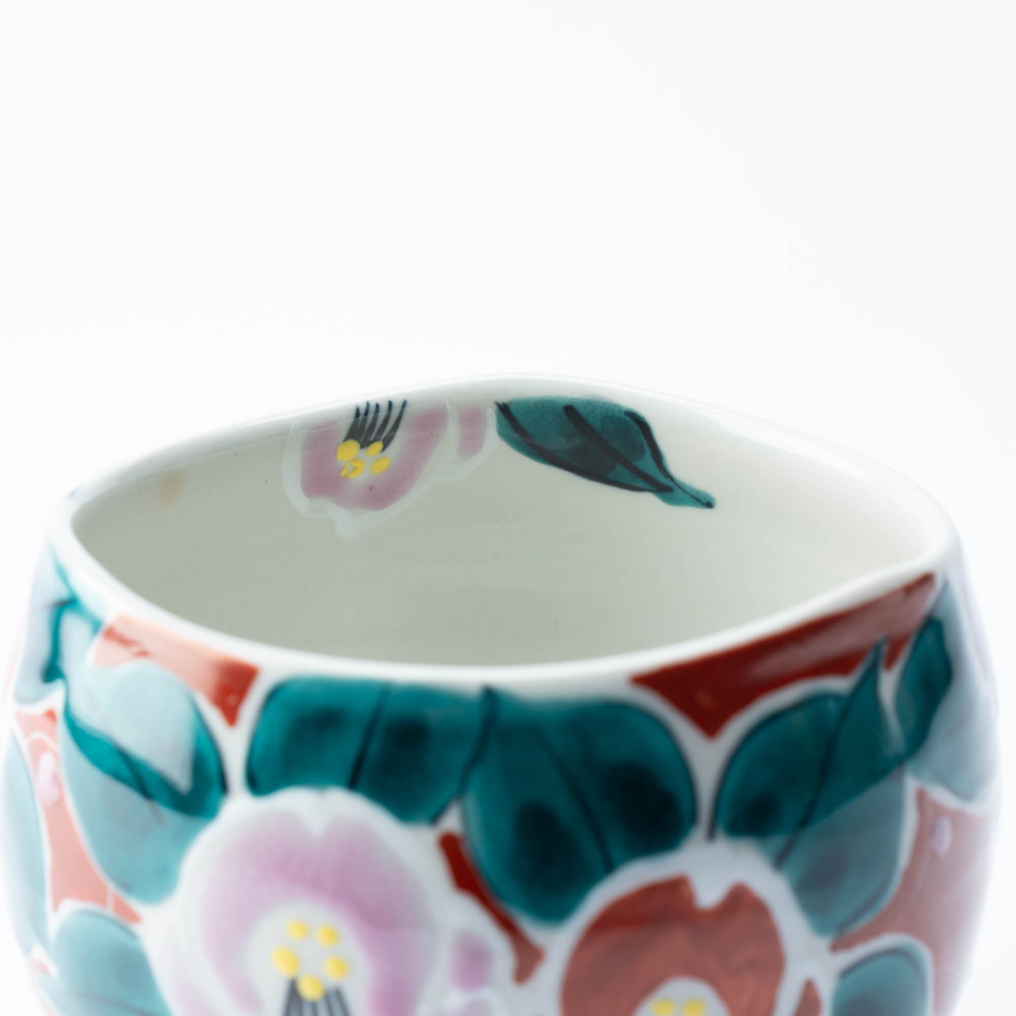 Kokuzou Kiln Painted Camellia Kutani Yunomi Japanese Teacup - MUSUBI KILN - Quality Japanese Tableware and Gift