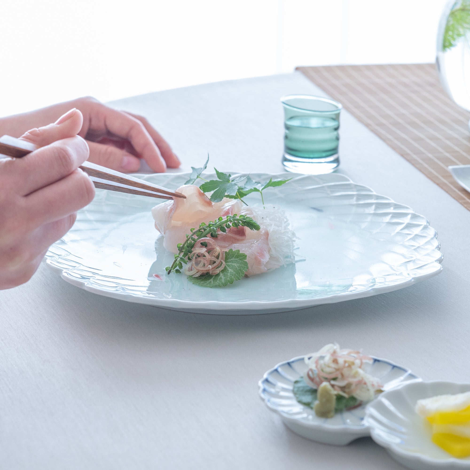 Kosen Kiln Medaka Rice Fish Weave Imari Nabeshima Ware Square Plate 10.4in - MUSUBI KILN - Quality Japanese Tableware and Gift