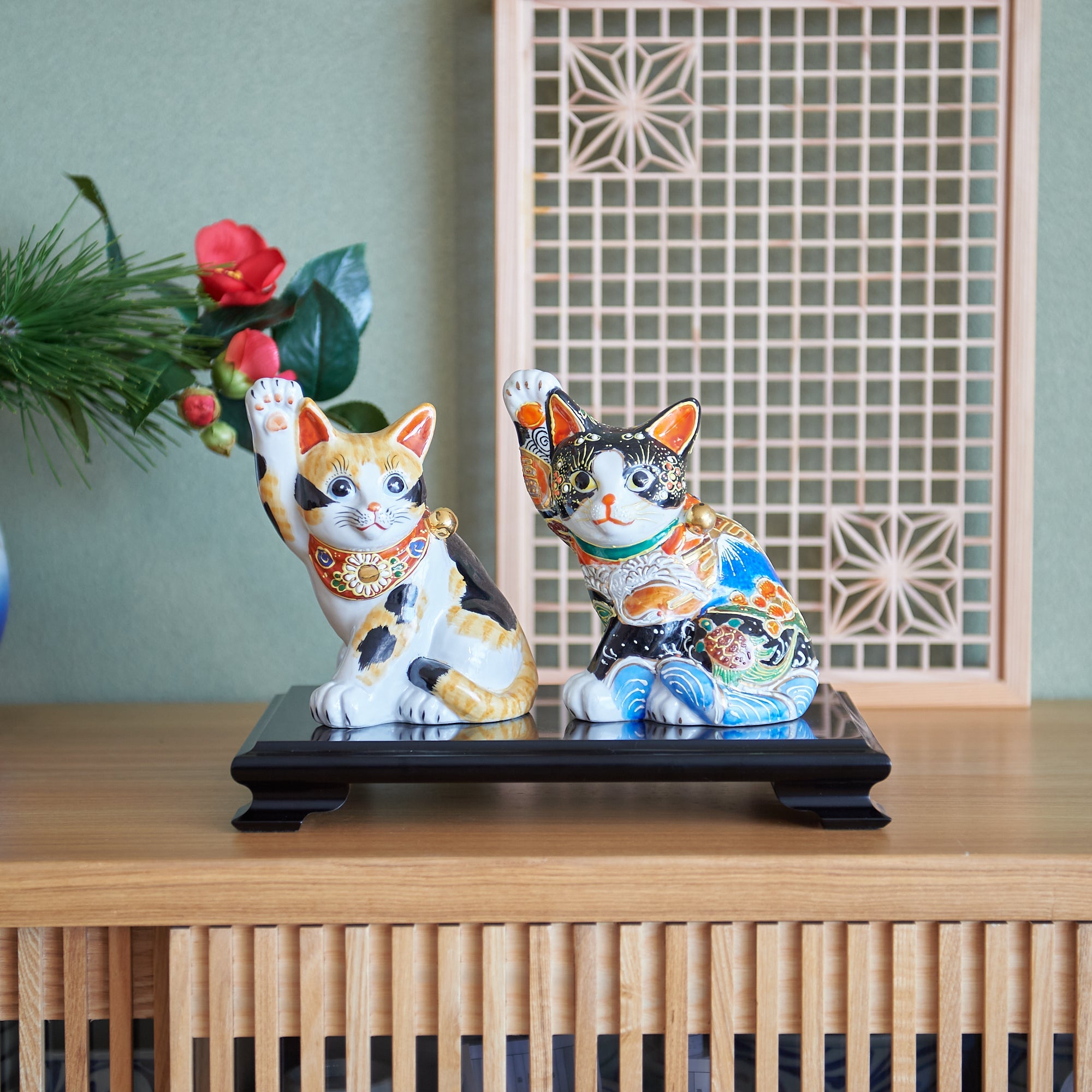 Kutani Lucky Cat - Maneki Neko C - MUSUBI KILN - Quality Japanese Tableware and Gift