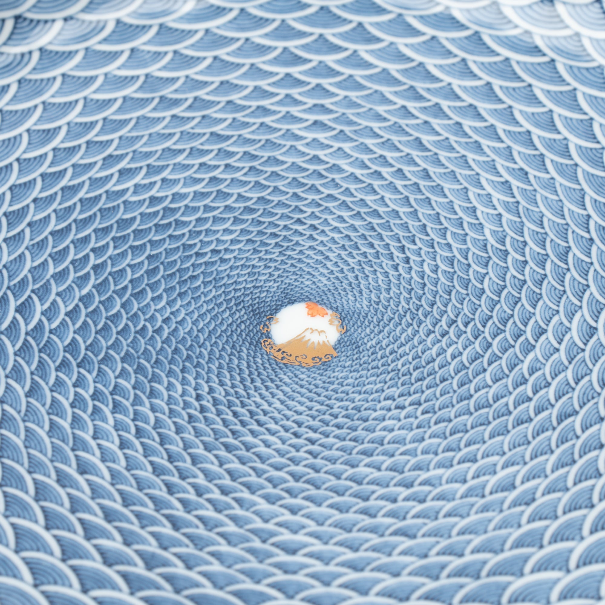 Midou Kiln Seigaiha Blue Wave Hasami Japanese Plate 9.4in - MUSUBI KILN - Quality Japanese Tableware and Gift