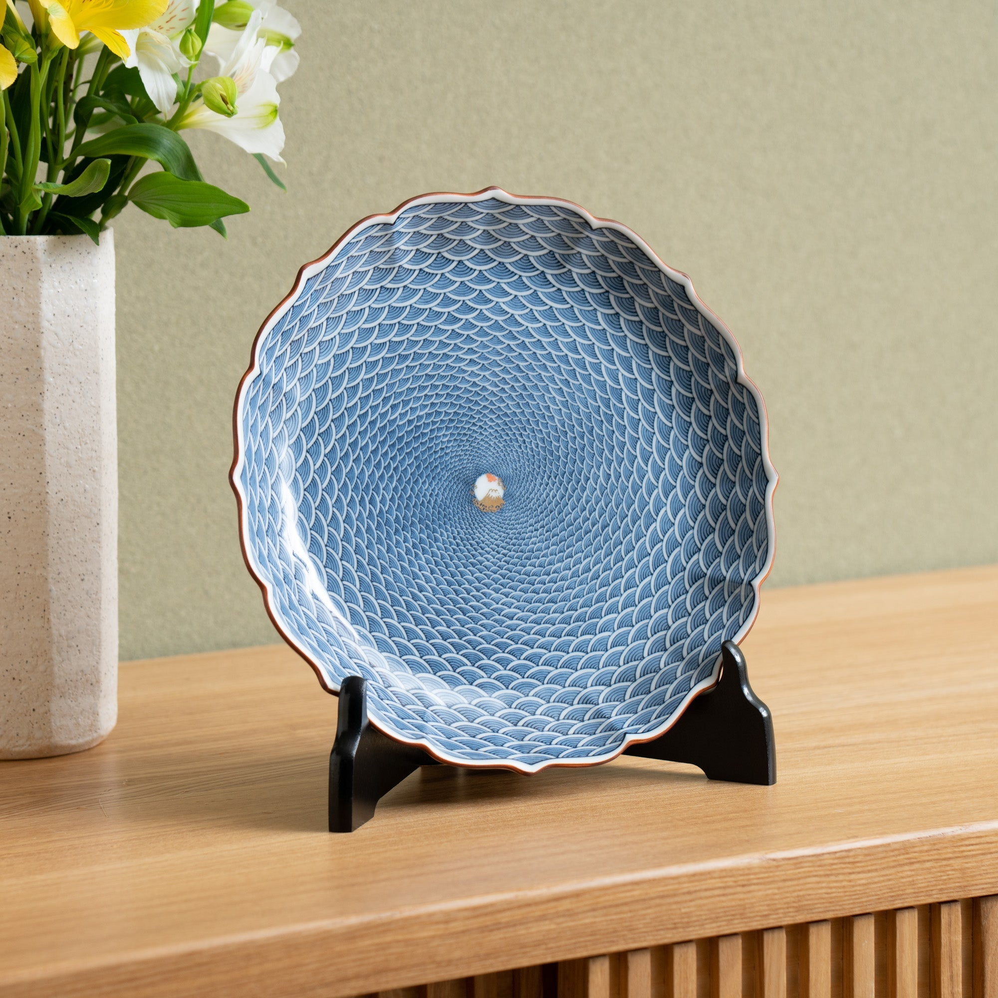 Midou Kiln Seigaiha Blue Wave Hasami Japanese Plate 9.4in - MUSUBI KILN - Quality Japanese Tableware and Gift