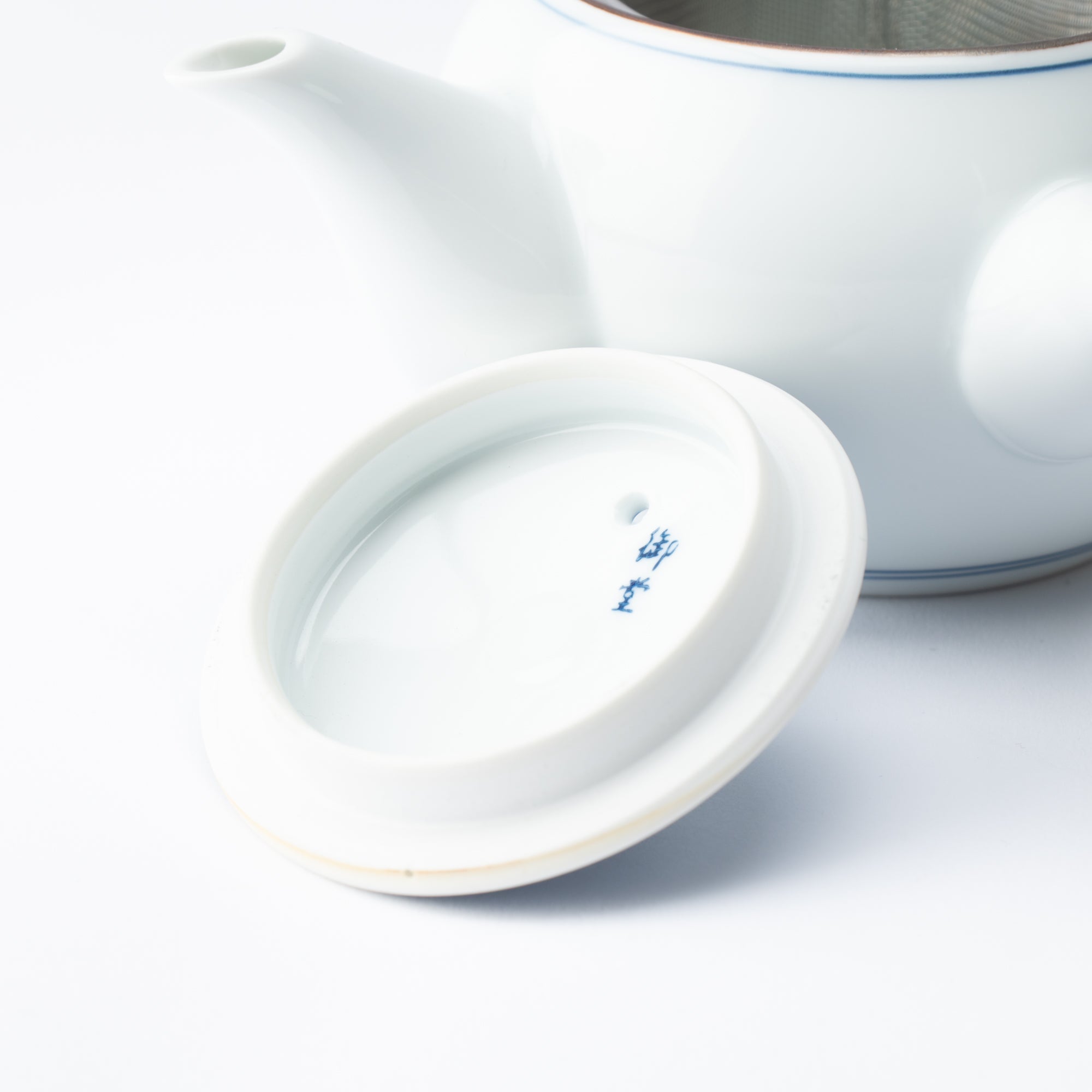 Midou Kiln Seigaiha Blue Wave Hasami Japanese Teapot Set 12.5 oz (370 ml) - MUSUBI KILN - Quality Japanese Tableware and Gift