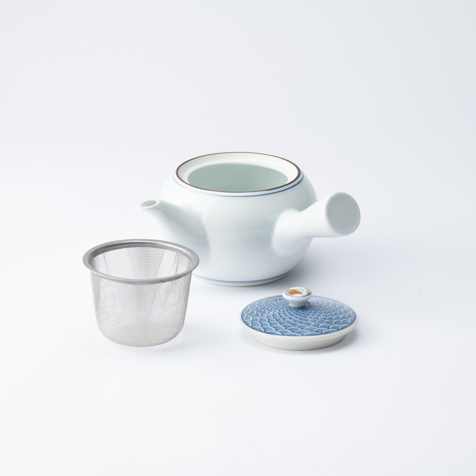 Midou Kiln Seigaiha Blue Wave Hasami Japanese Teapot Set 12.5 oz (370 ml) - MUSUBI KILN - Quality Japanese Tableware and Gift