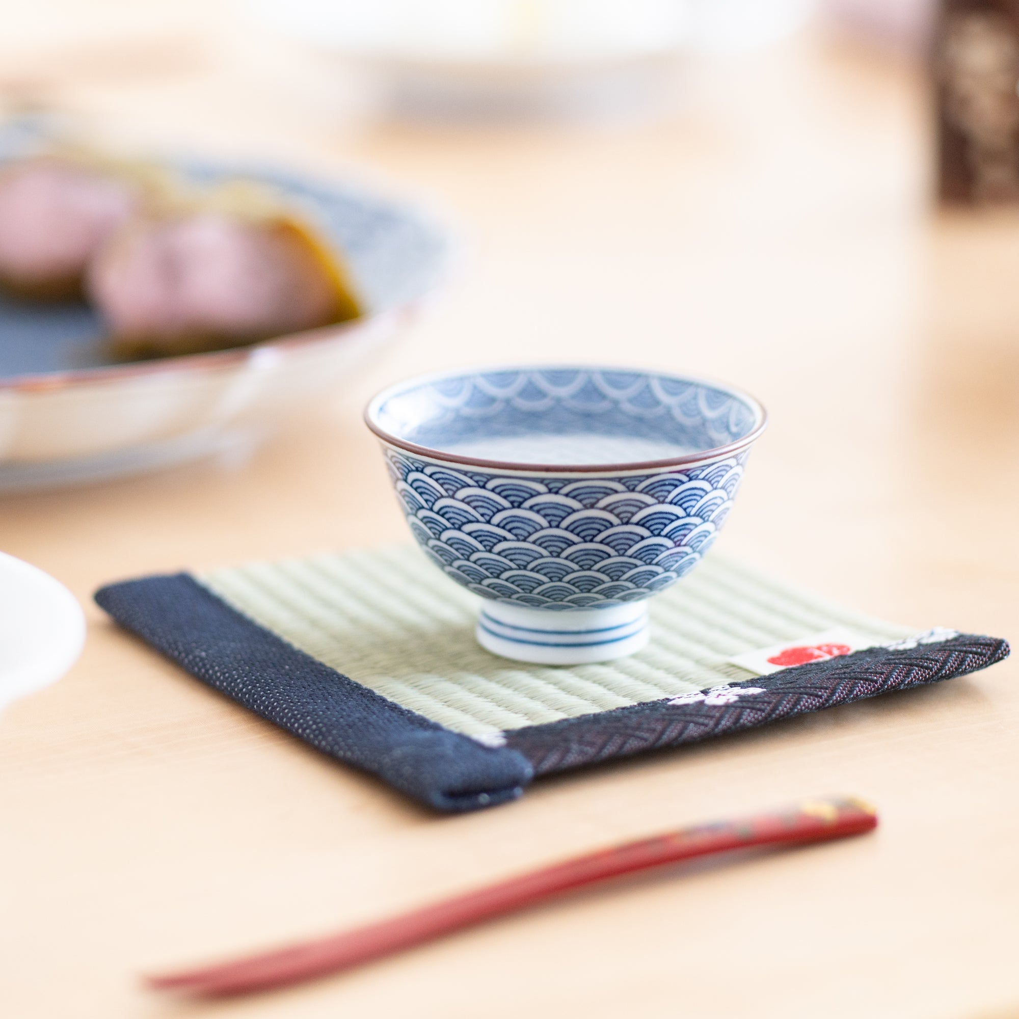 Midou Kiln Seigaiha Blue Wave Hasami Japanese Teapot Set 12.5 oz (370 ml) - MUSUBI KILN - Quality Japanese Tableware and Gift