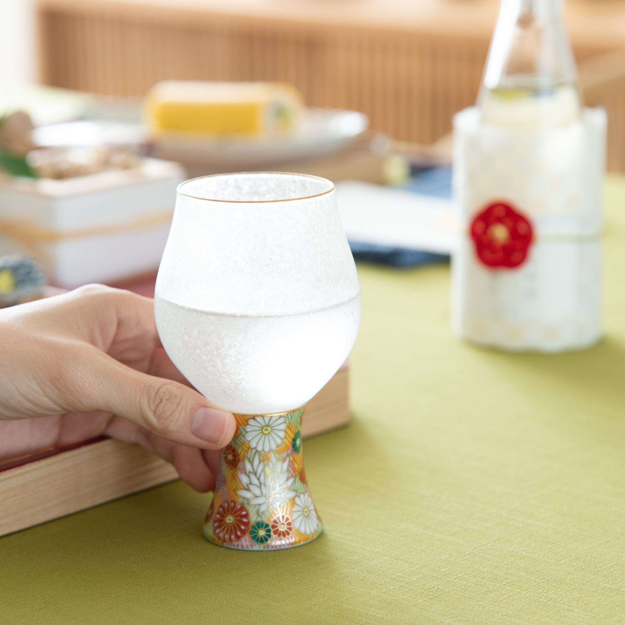 Mizore Hanazume Kutani Guinomi Sake Glass - MUSUBI KILN - Quality Japanese Tableware and Gift