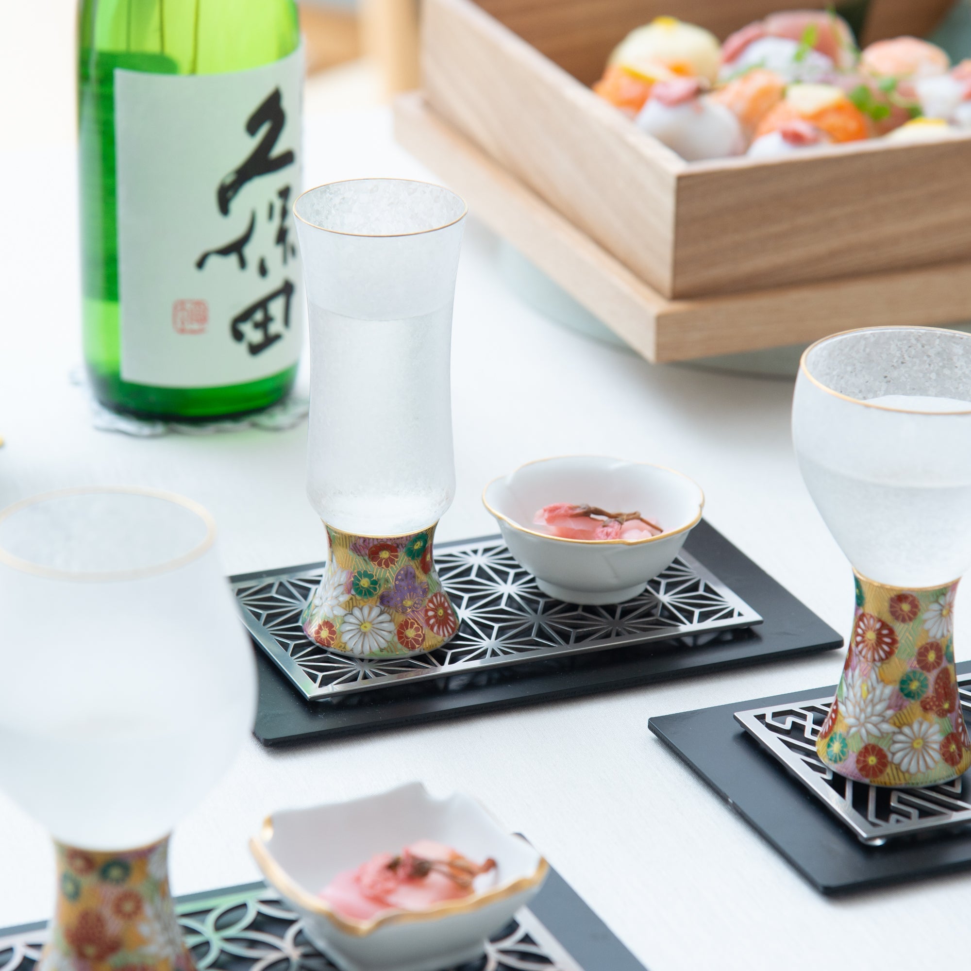 Mizore Hanazume Kutani Guinomi Sake Glass - MUSUBI KILN - Quality Japanese Tableware and Gift