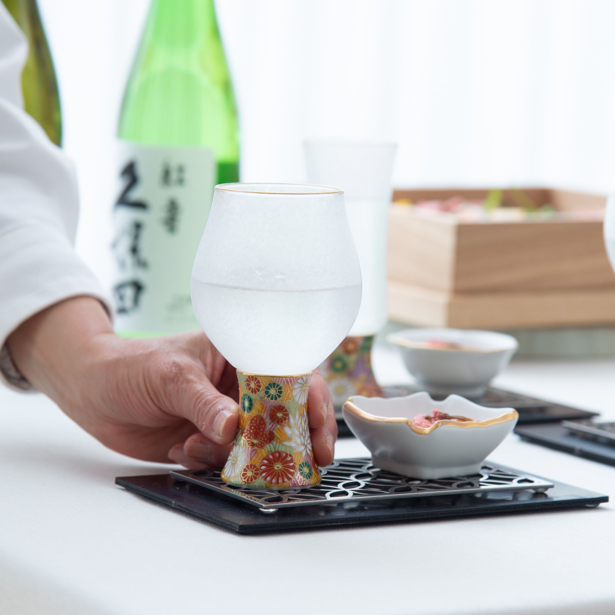 Mizore Hanazume Kutani Guinomi Sake Glass - MUSUBI KILN - Quality Japanese Tableware and Gift