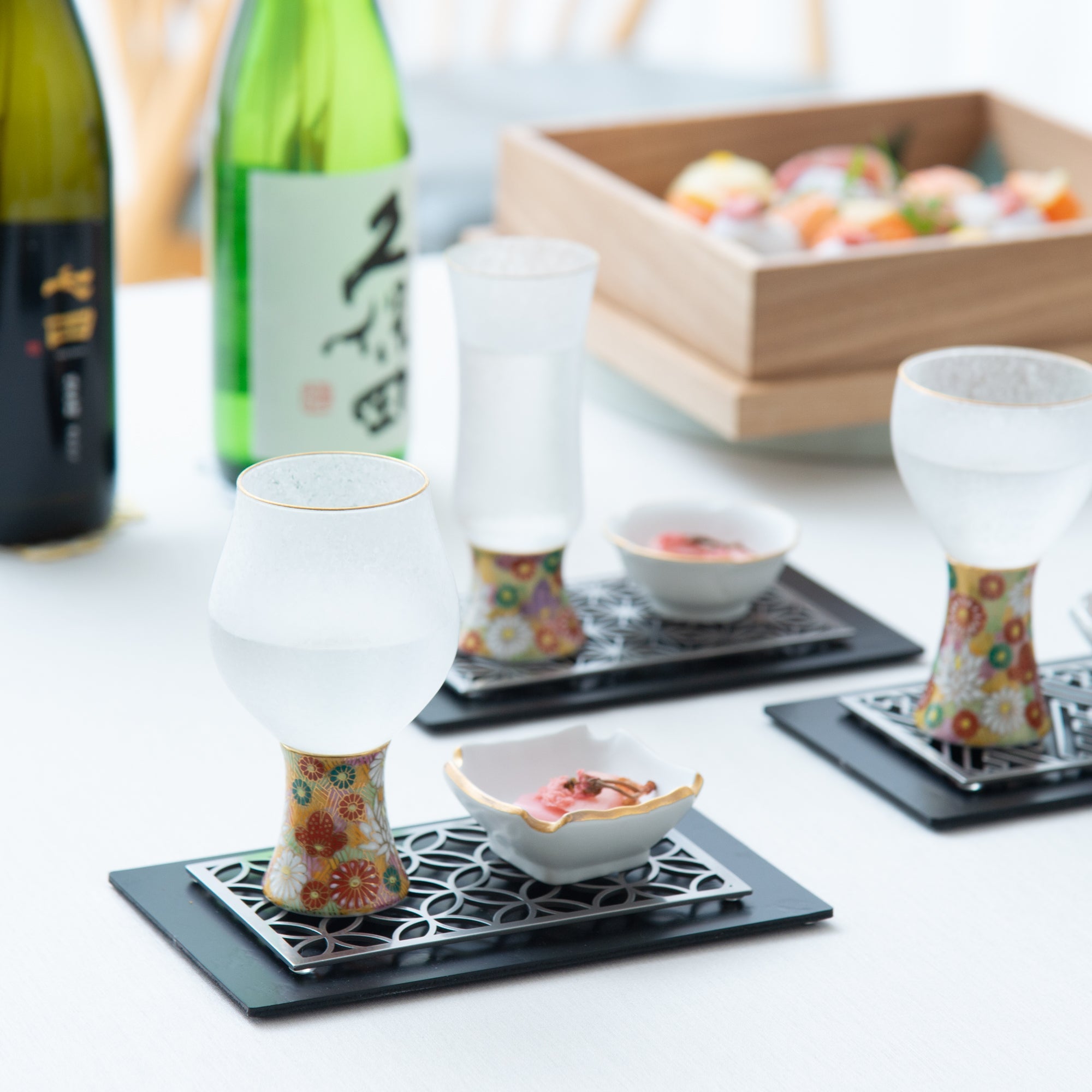 Mizore Hanazume Kutani Guinomi Sake Glass - MUSUBI KILN - Quality Japanese Tableware and Gift