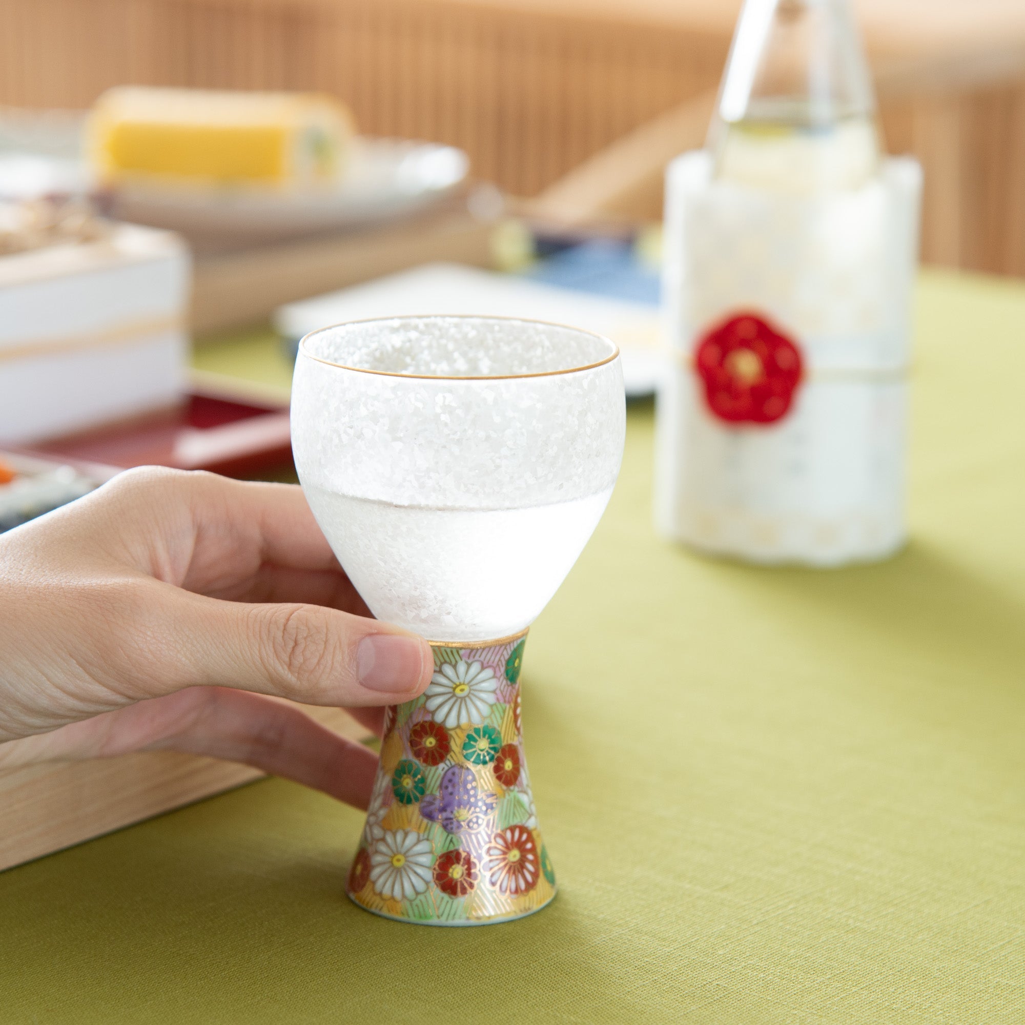 Mizore Hanazume Kutani Guinomi Sake Glass - MUSUBI KILN - Quality Japanese Tableware and Gift