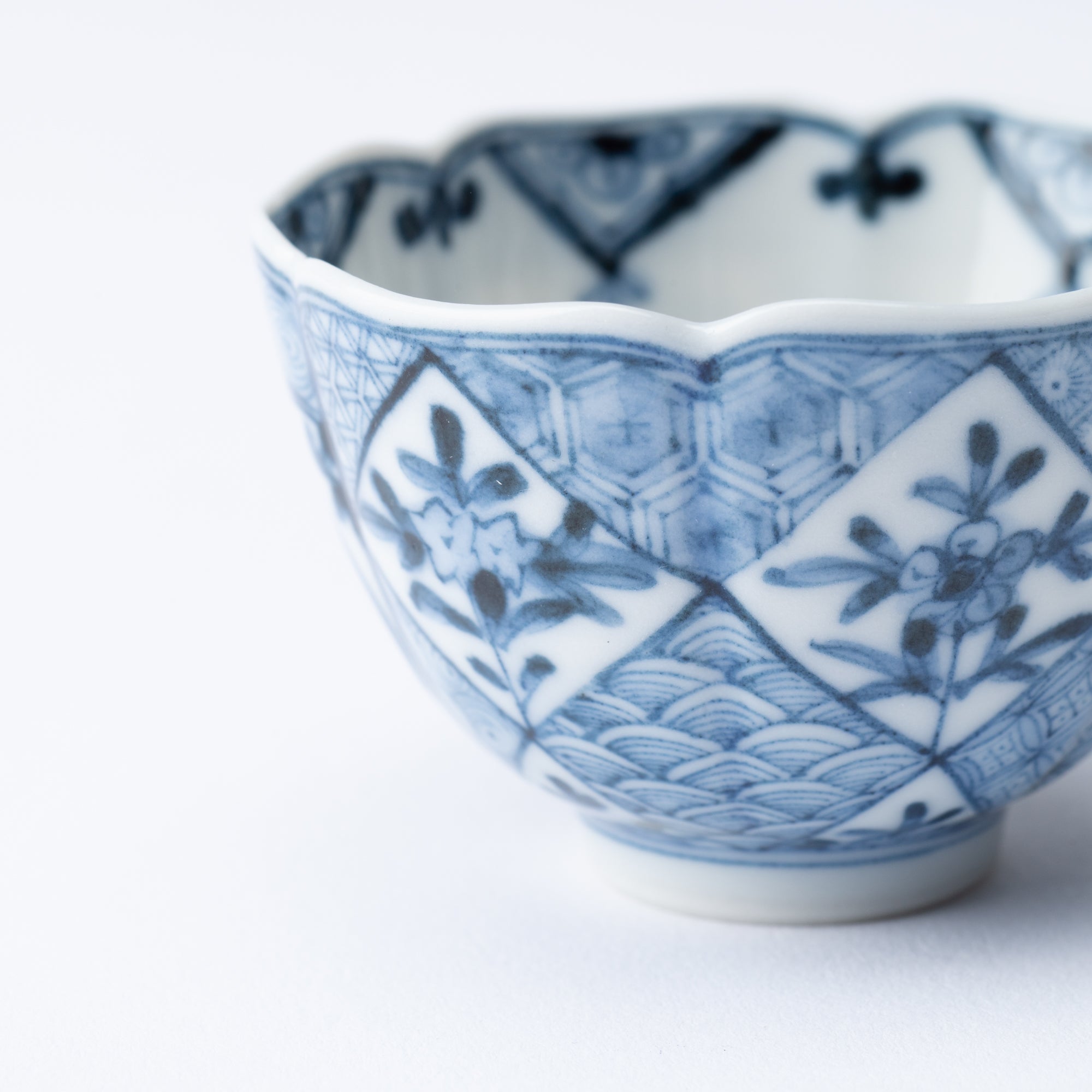 Myousen Toubou Auspicious Pattern Kutani Guinomi Sake Cup - MUSUBI KILN - Quality Japanese Tableware and Gift