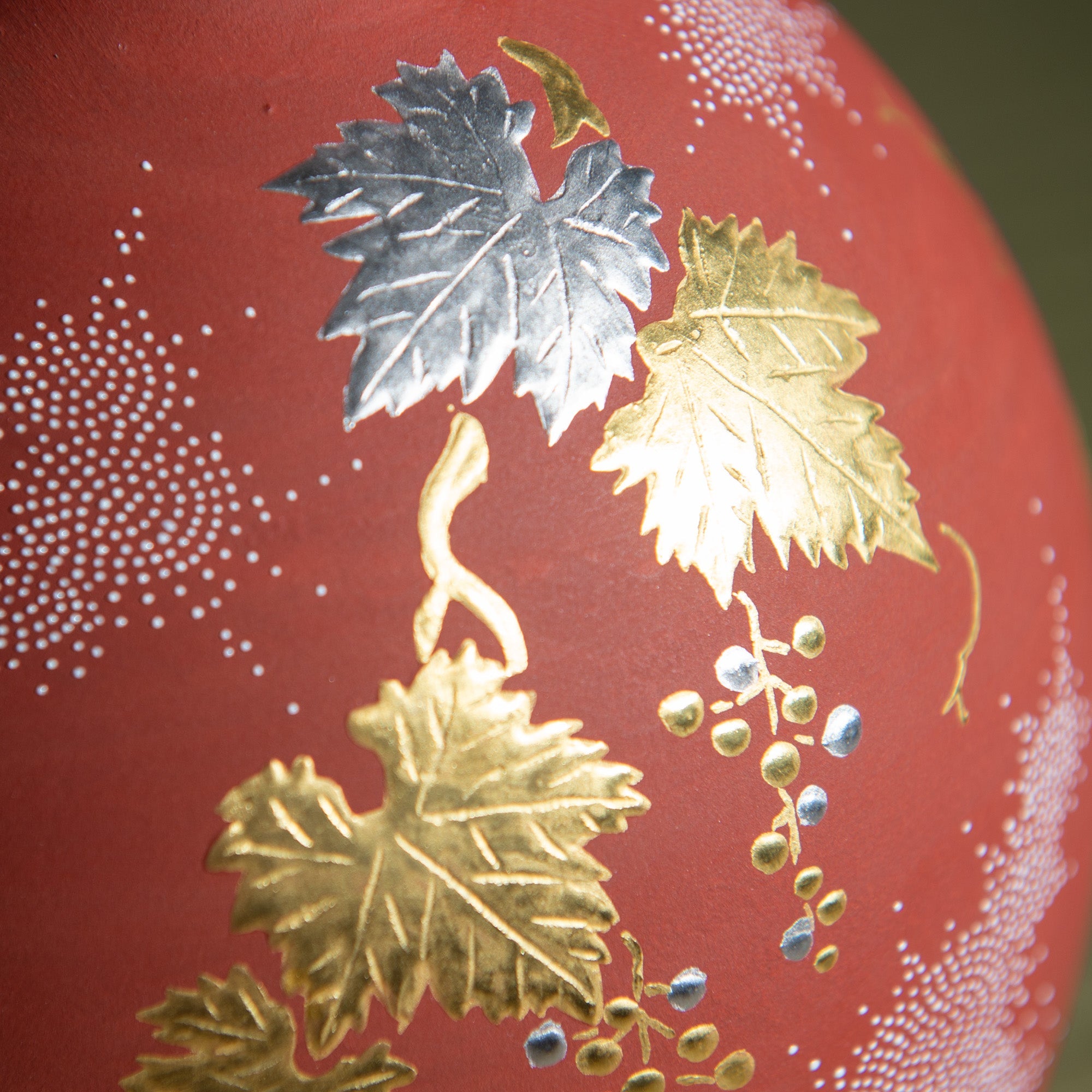 Nakada Kingyoku Red Morikin Shirochibu Grape Pattern Oval Vase - MUSUBI KILN - Quality Japanese Tableware and Gift