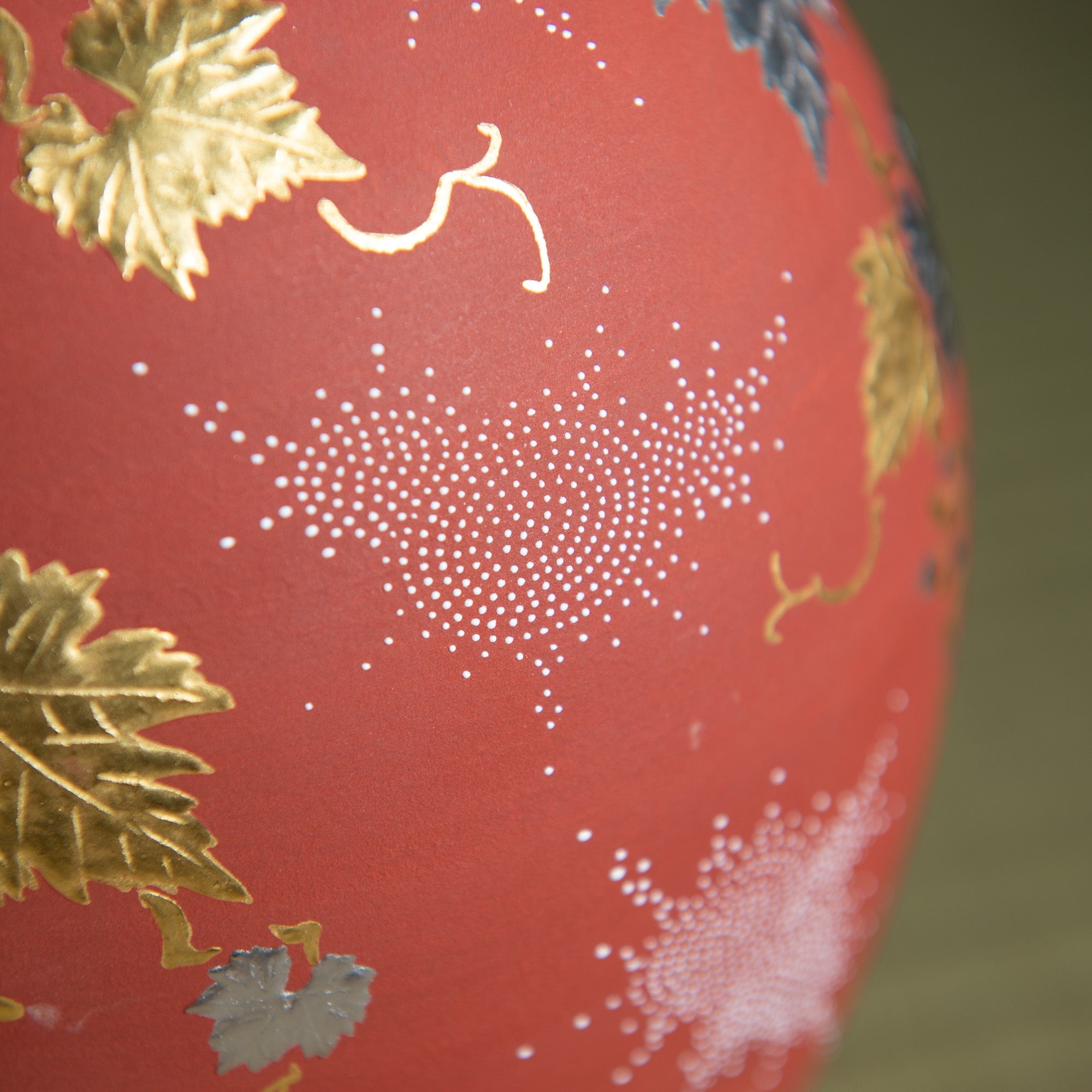 Nakada Kingyoku Red Morikin Shirochibu Grape Pattern Oval Vase - MUSUBI KILN - Quality Japanese Tableware and Gift