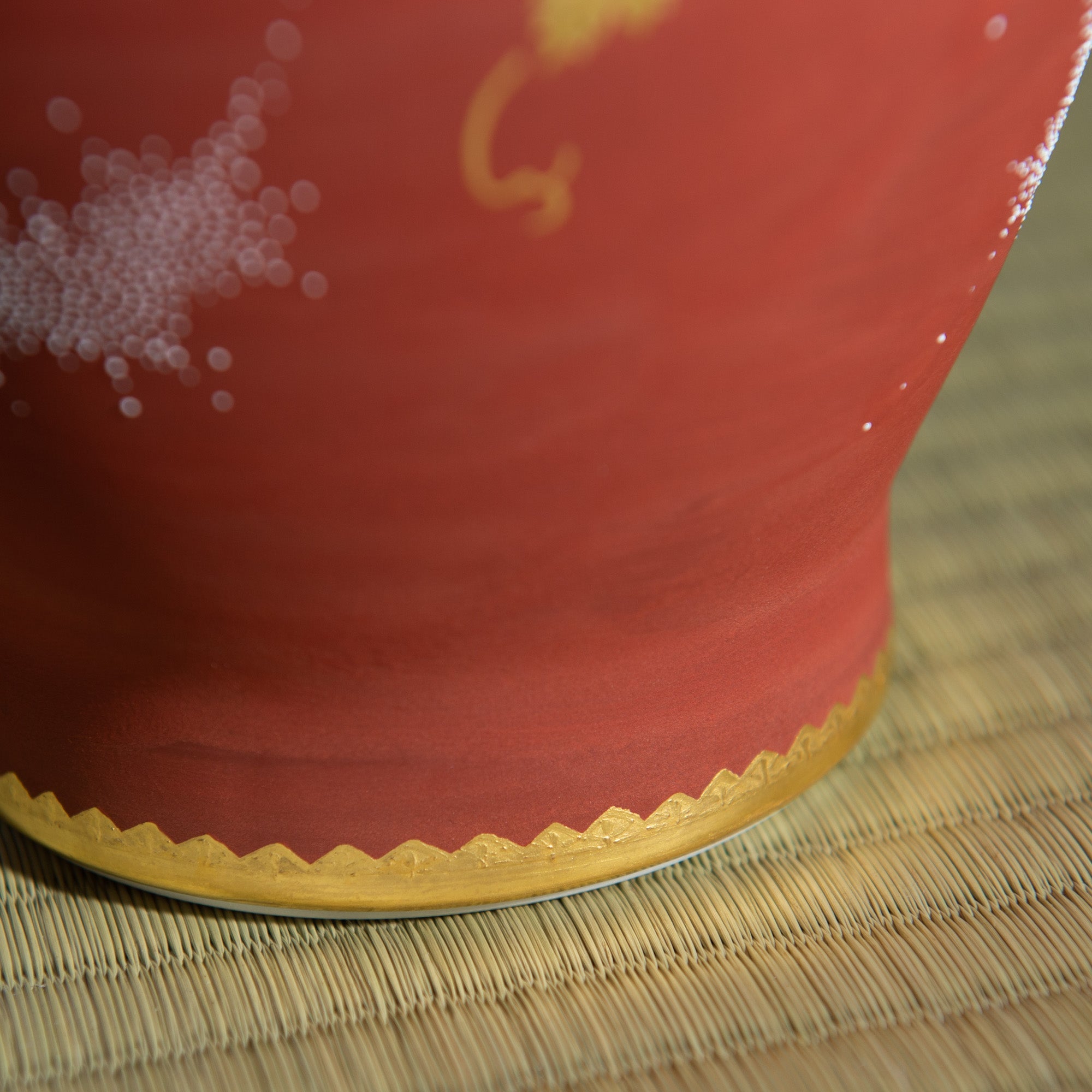 Nakada Kingyoku Red Morikin Shirochibu Grape Pattern Oval Vase - MUSUBI KILN - Quality Japanese Tableware and Gift
