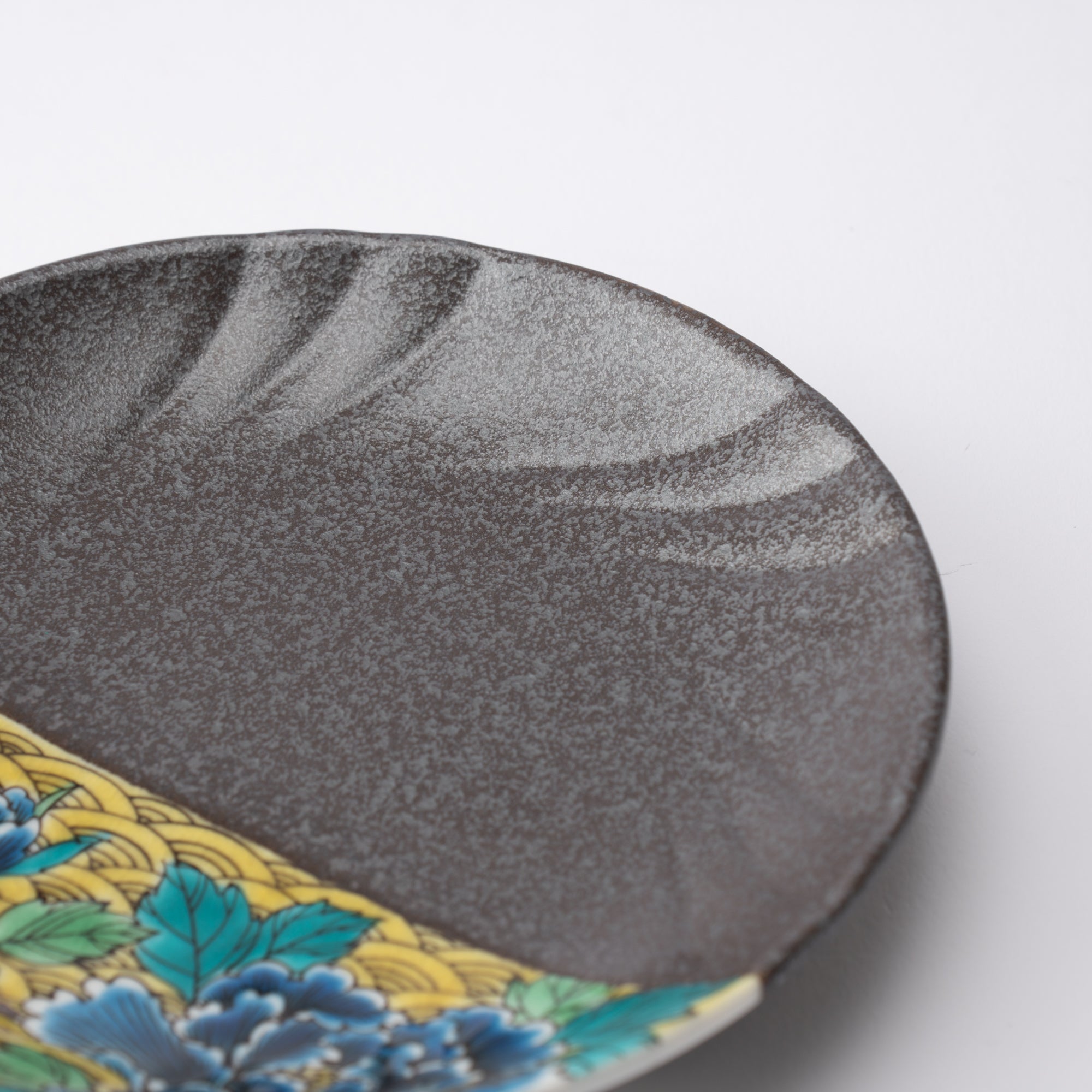 Peony Kutani Round Plate Set - MUSUBI KILN - Quality Japanese Tableware and Gift