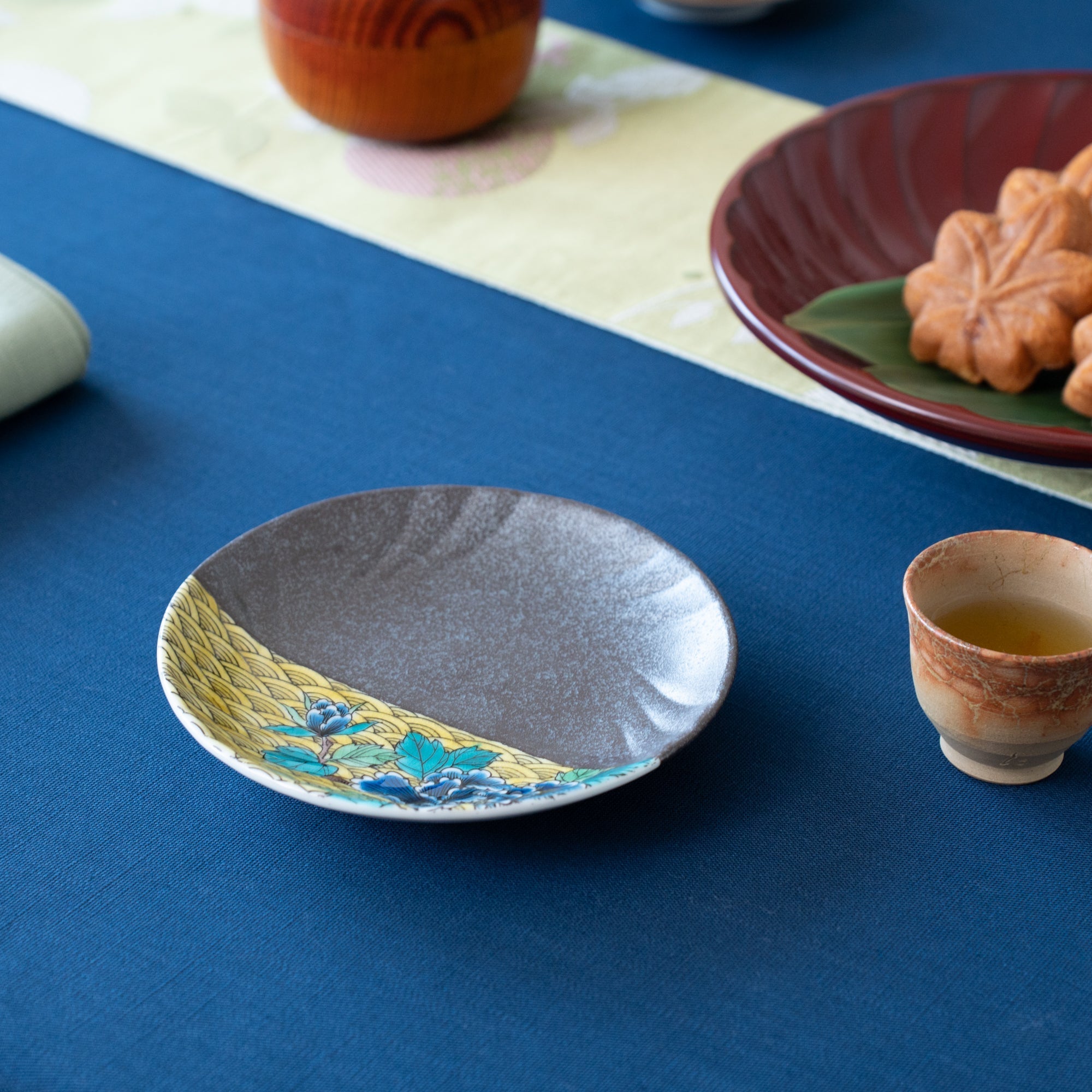 Peony Kutani Round Plate Set - MUSUBI KILN - Quality Japanese Tableware and Gift