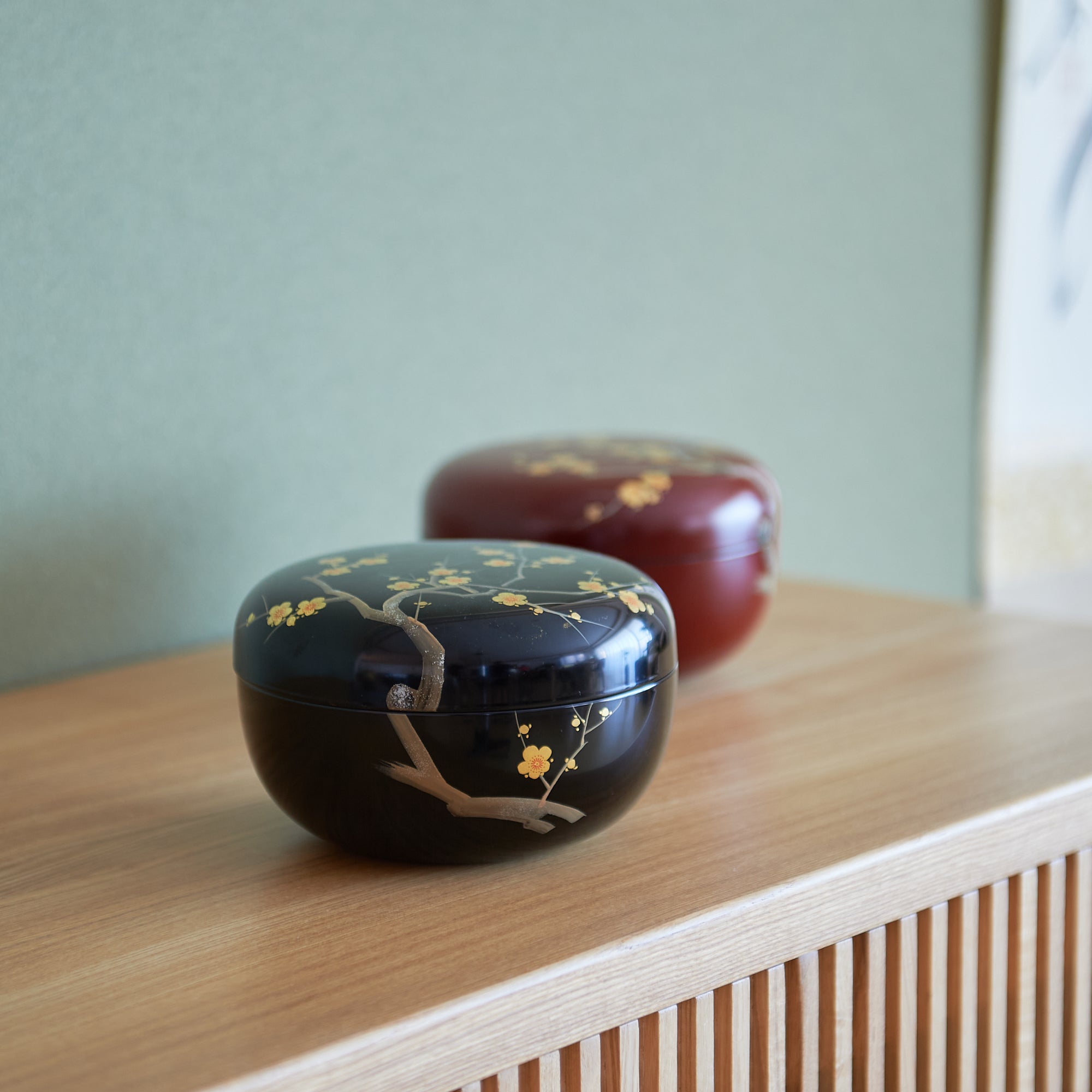 Plum Branch Maki - e Yamanaka Lacquerware Candy Box Small - MUSUBI KILN - Quality Japanese Tableware and Gift