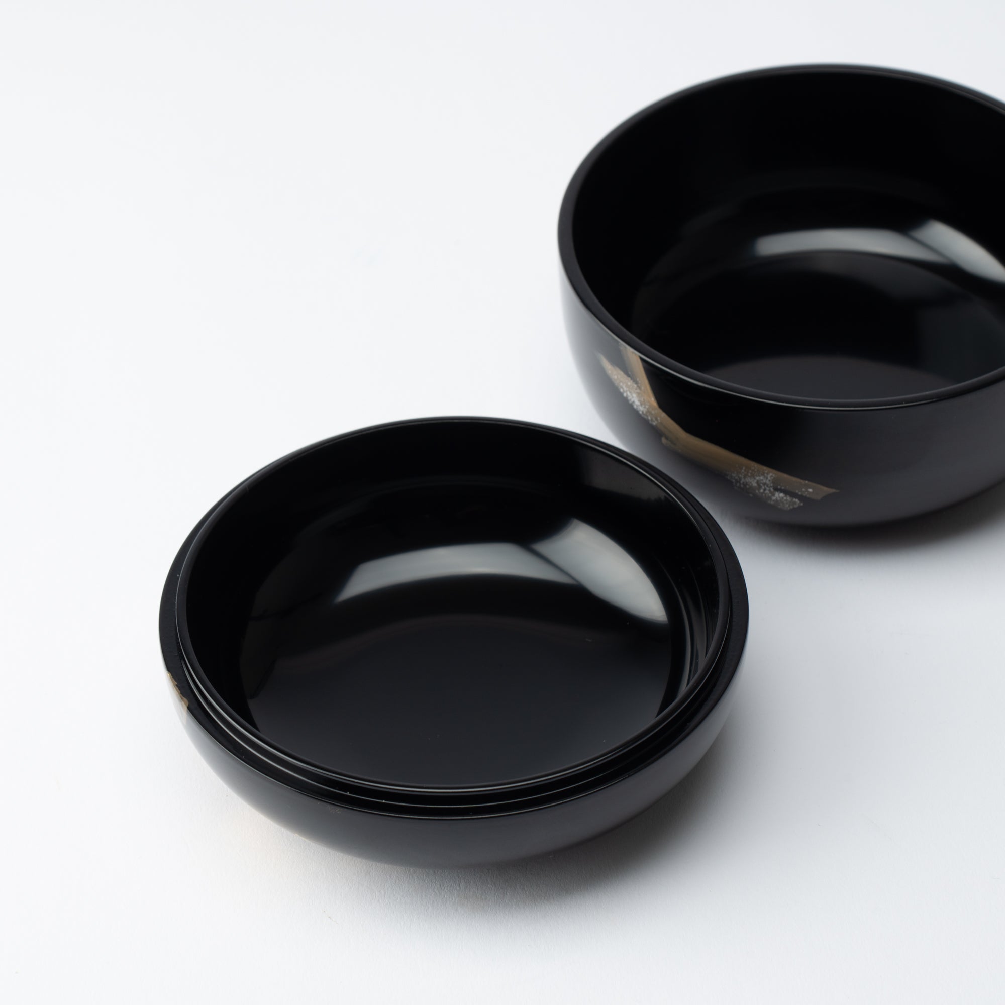 Plum Branch Maki - e Yamanaka Lacquerware Candy Box Small - MUSUBI KILN - Quality Japanese Tableware and Gift