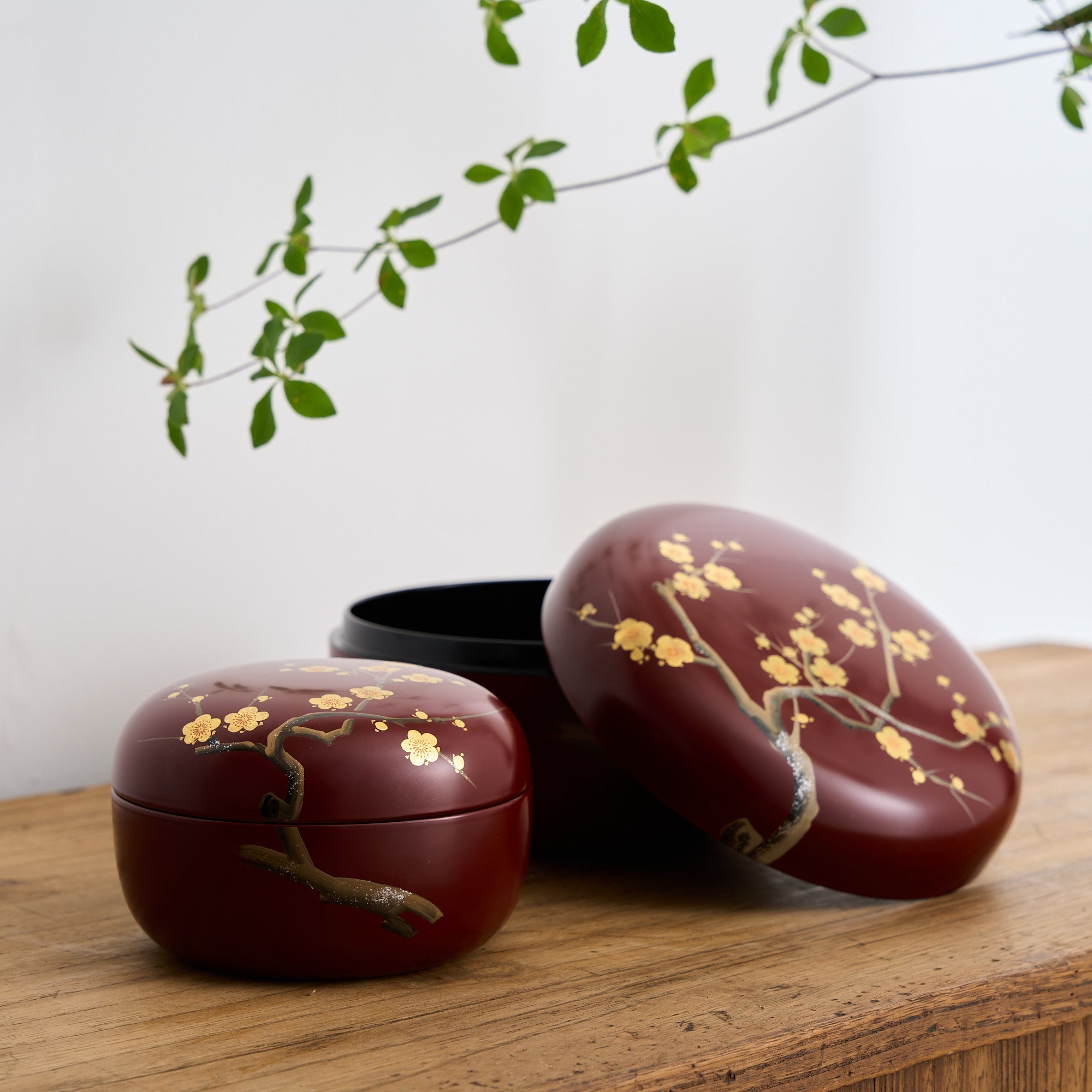 Plum Branch Maki - e Yamanaka Lacquerware Candy Box Small - MUSUBI KILN - Quality Japanese Tableware and Gift